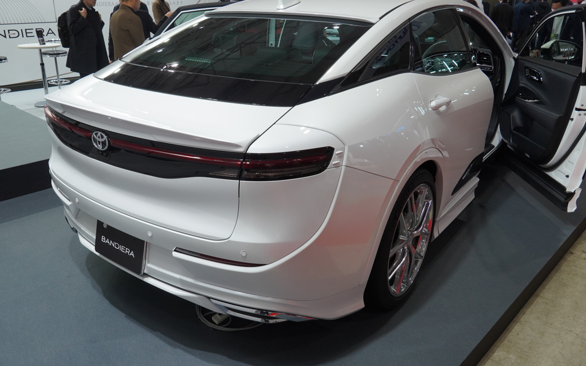 デモカーはモデリスタのエクステリアパーツやBBSホイールなども装着している