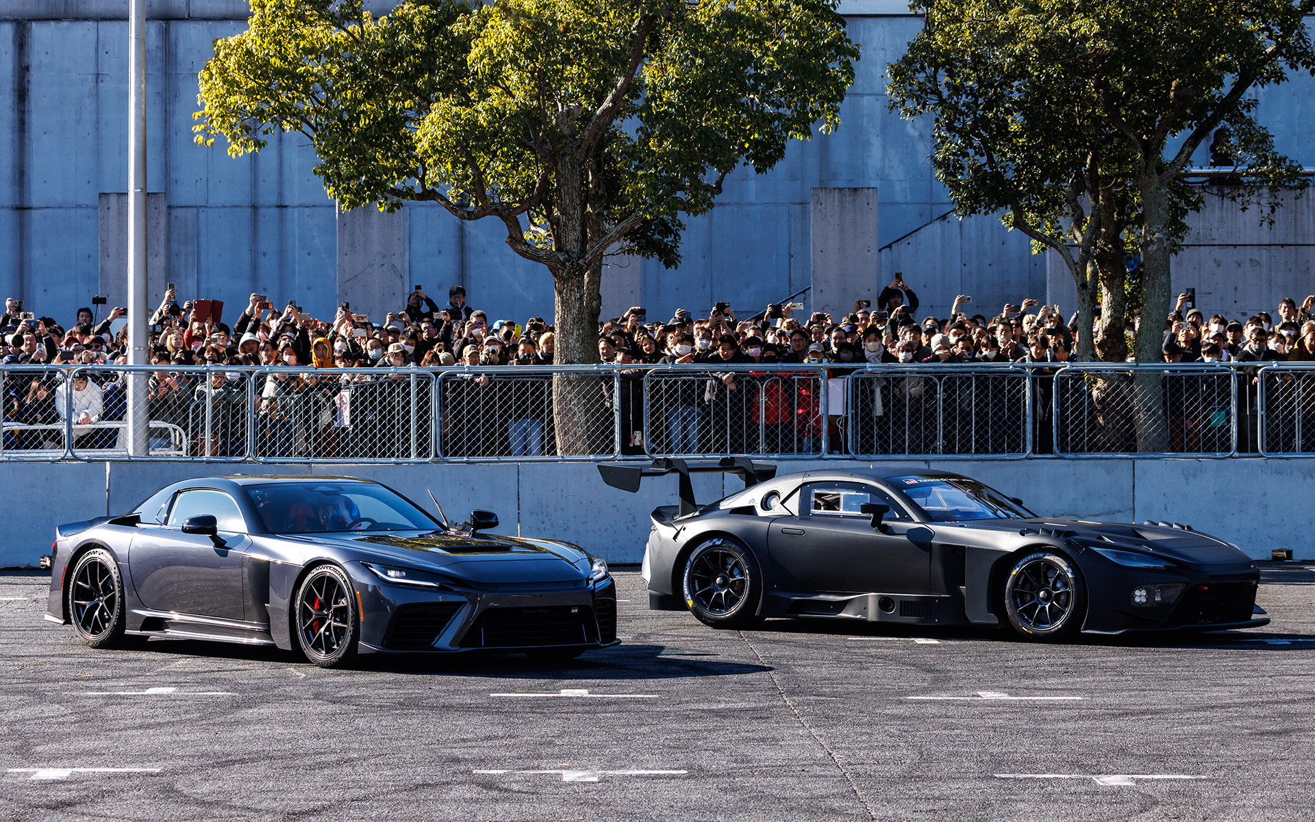 GR GT（左）とGR GT3