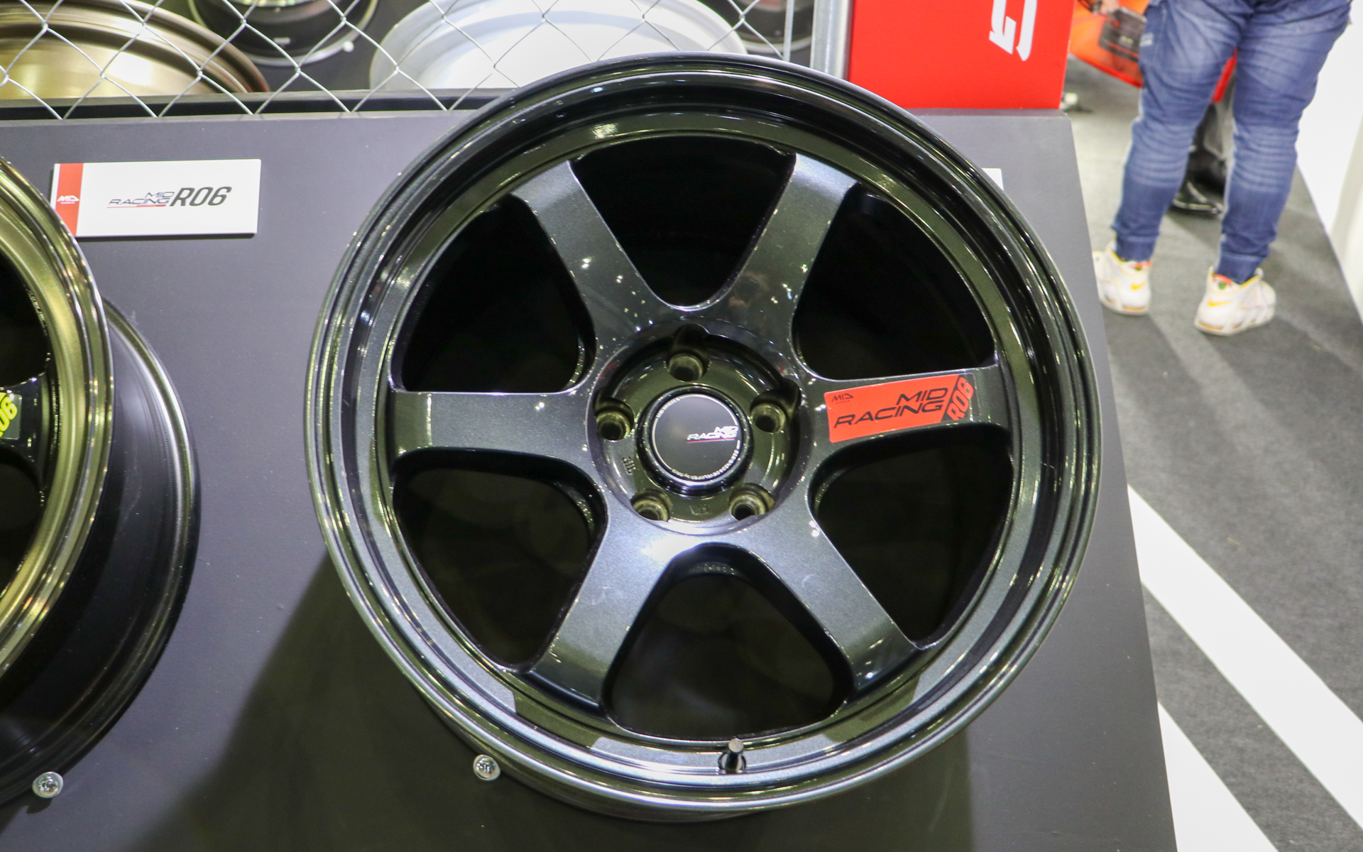 従来色クリスタルブラック