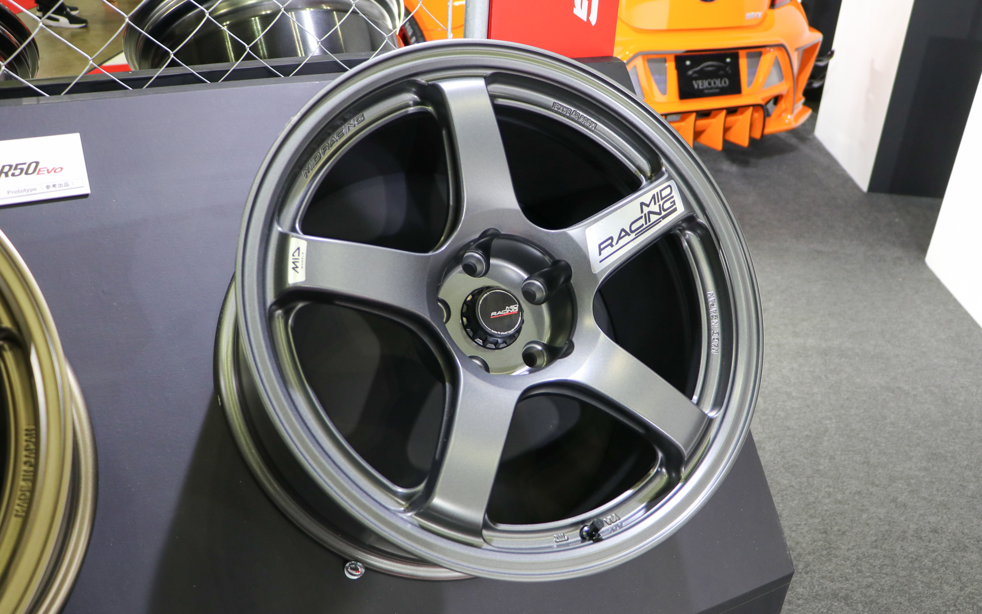 R50 EVO。カラーはすべて参考イメージ