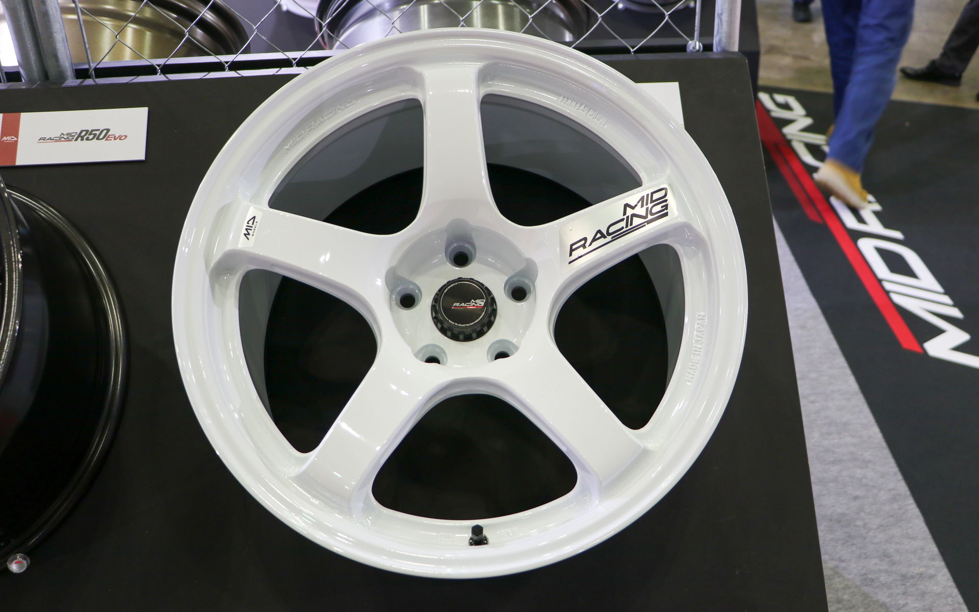 R50 EVO。カラーはすべて参考イメージ