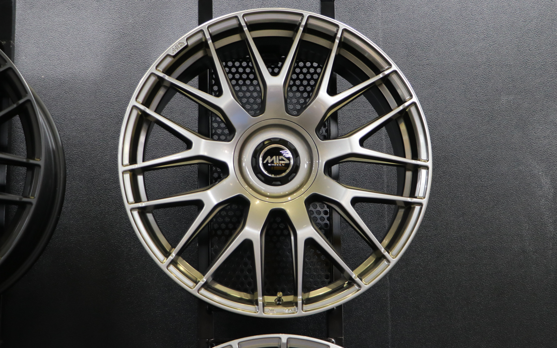 参考カラーも展示