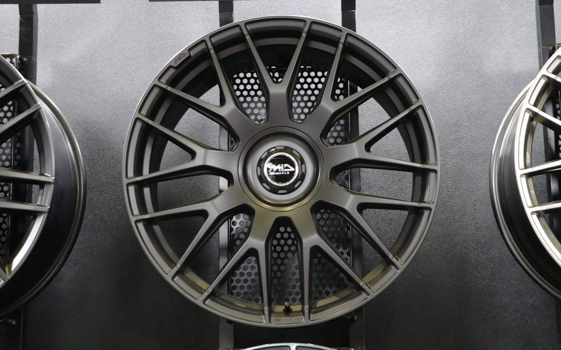 参考カラーも展示