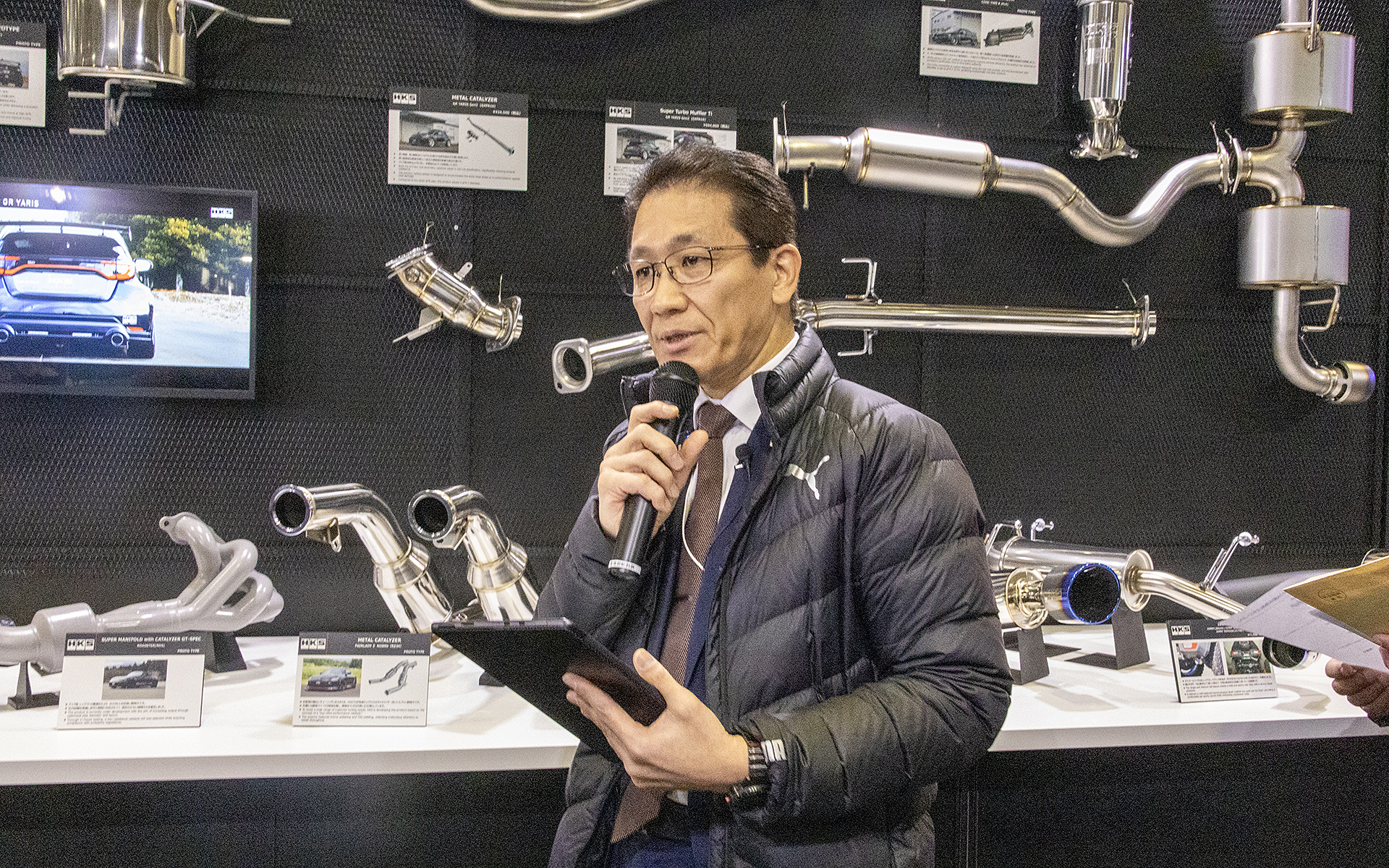 株式会社エッチ・ケー・エス 代表取締役社長の水口大輔氏がブースの紹介を行なった