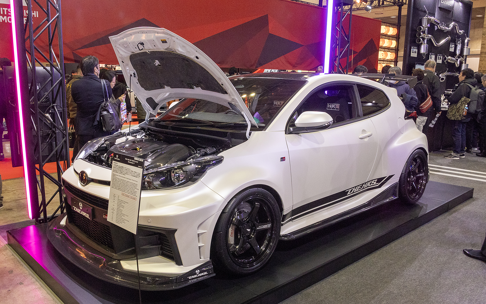 こちらはGRヤリスがベースの「THE HKS GR YARIS Gen2 Dimension Y」。価格は1780万円に設定