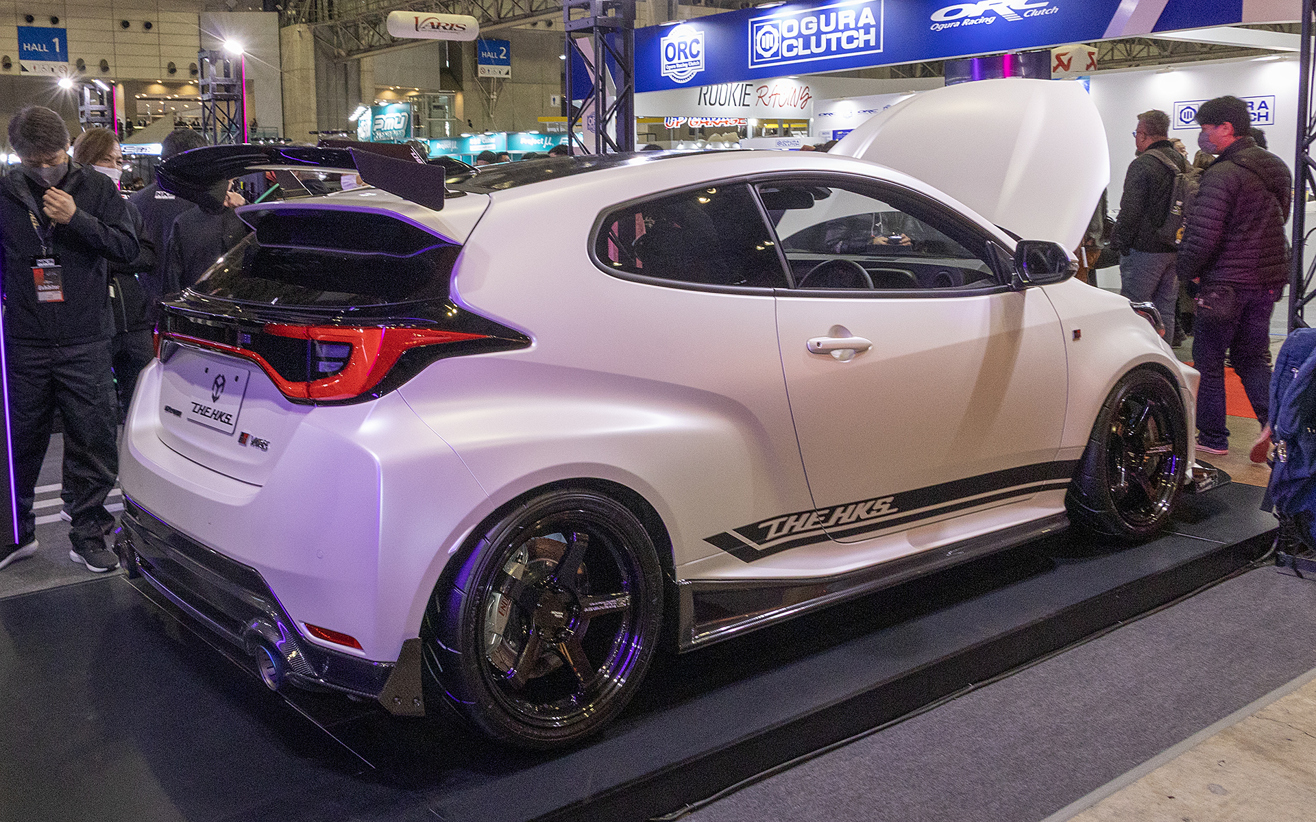 フルタイム4WDならではのスポーツ走行時の安心感とリンクする出力特性を実現する細かい作り込みが施されている