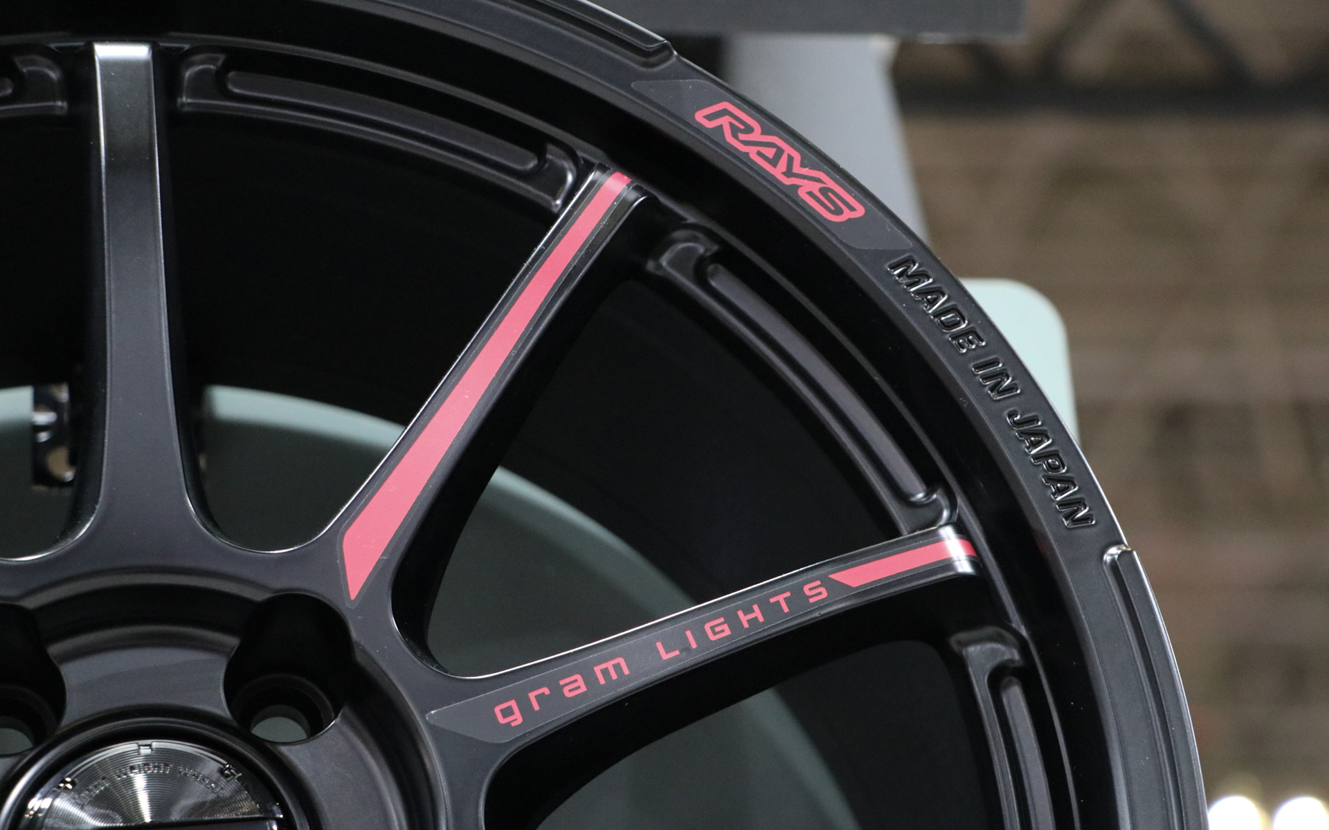 ステッカーは決定色ではなく試作のもの