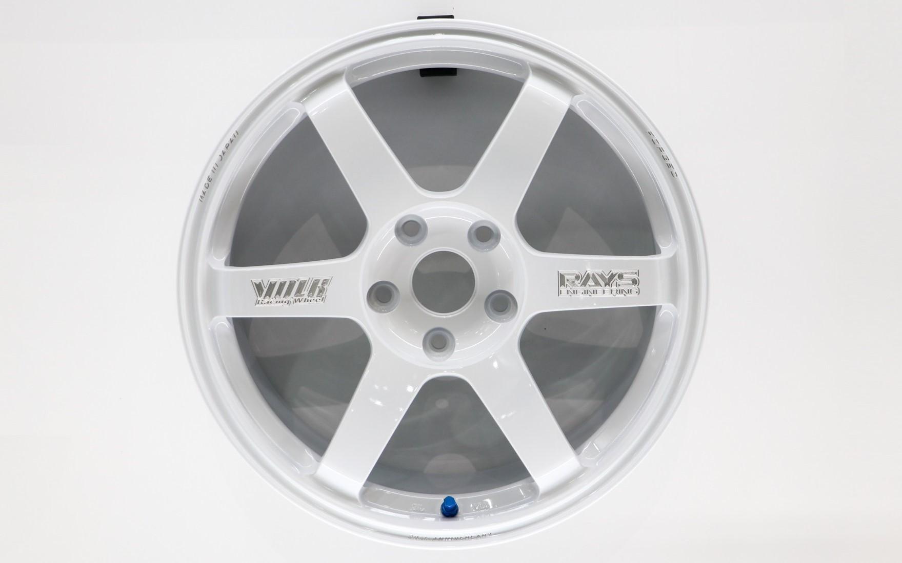 ホワイト×A.M.T仕様