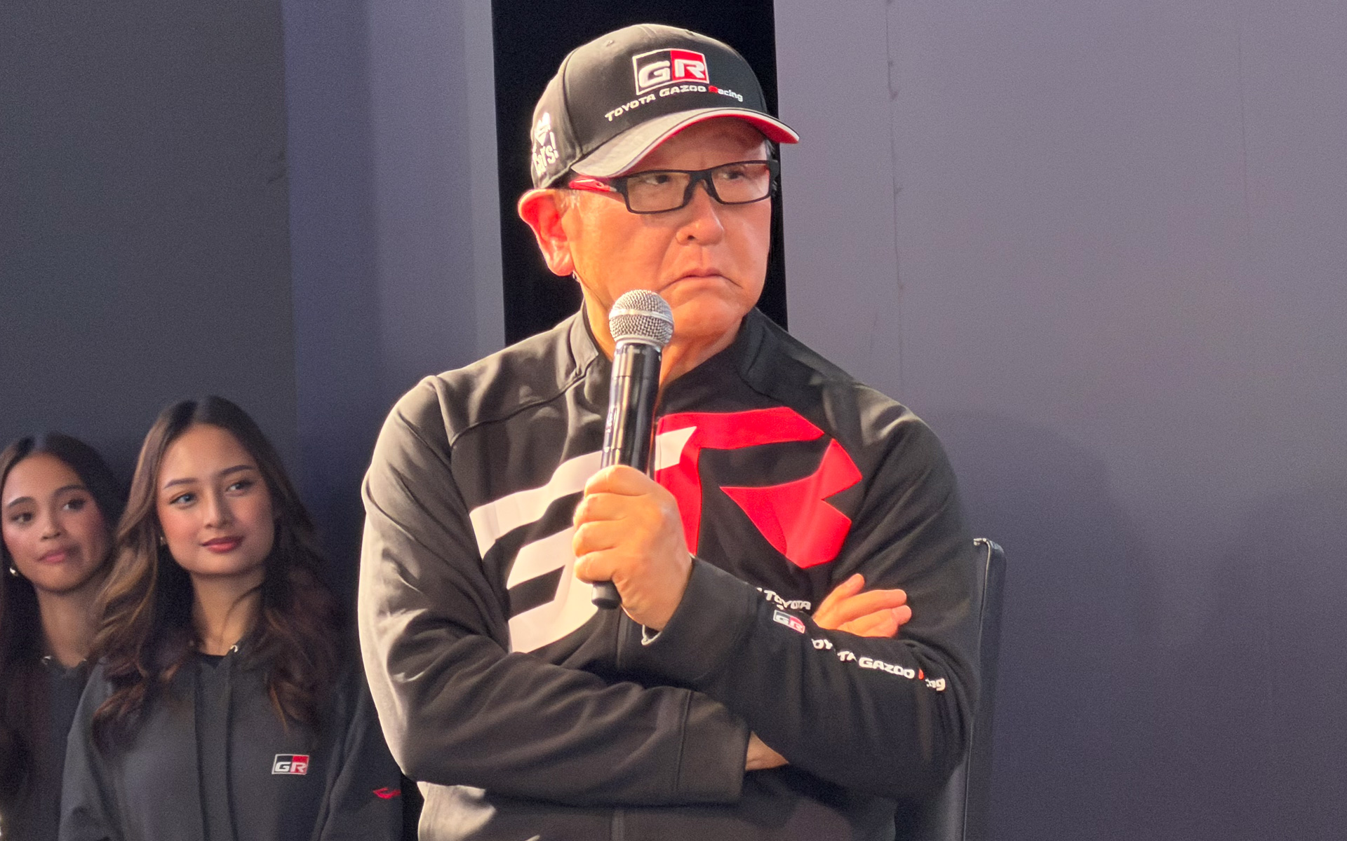 トヨタ自動車株式会社 代表取締役会長であり、TOYOTA GAZOO Racing World Rally Teamの会長でもある豊田章男氏。東京オートサロン2026のトークショーで、ラリー活動においてはライバル社もあるため、従来どおりの名称を用いることを決定した