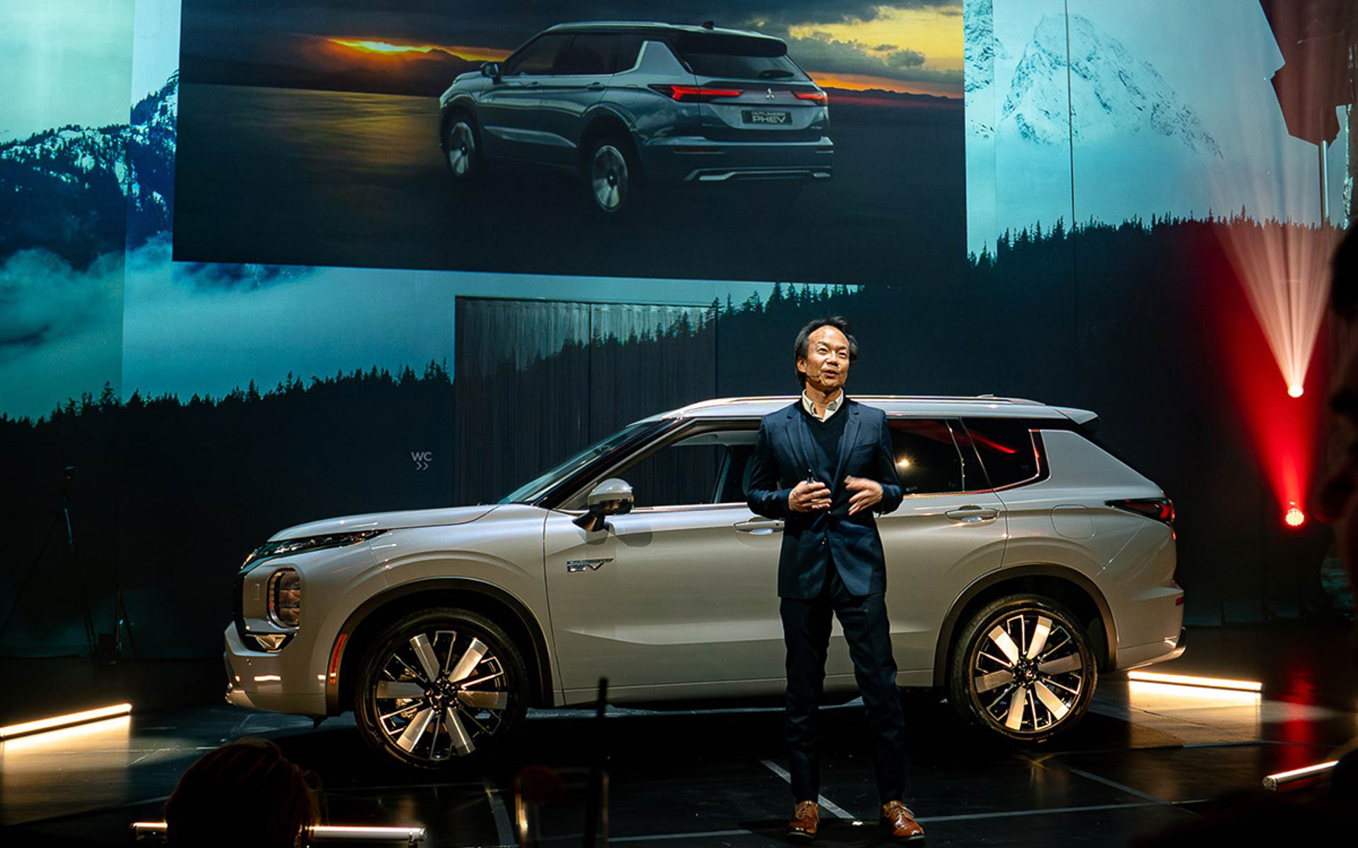 モントリオールで開催された「アウトランダーPHEV」発表会。登壇者はMMSCAN社長兼CEOの川路健市氏