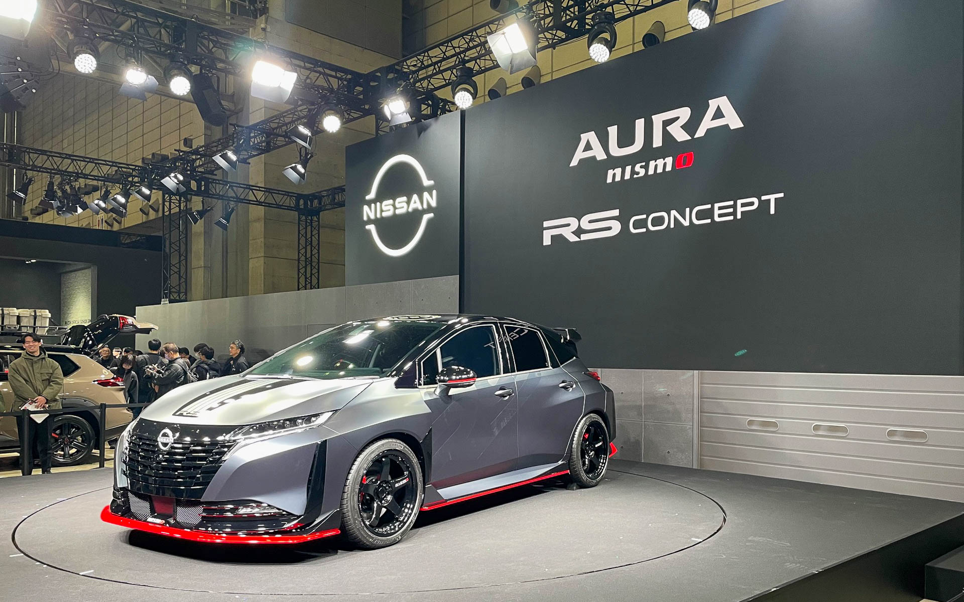 オーラRSはエクストレイルの1.5リッターVCターボを搭載してワイドボディにしたNISMOの手によるコンセプトカー。e-POWERの新たな境地を切り開くか