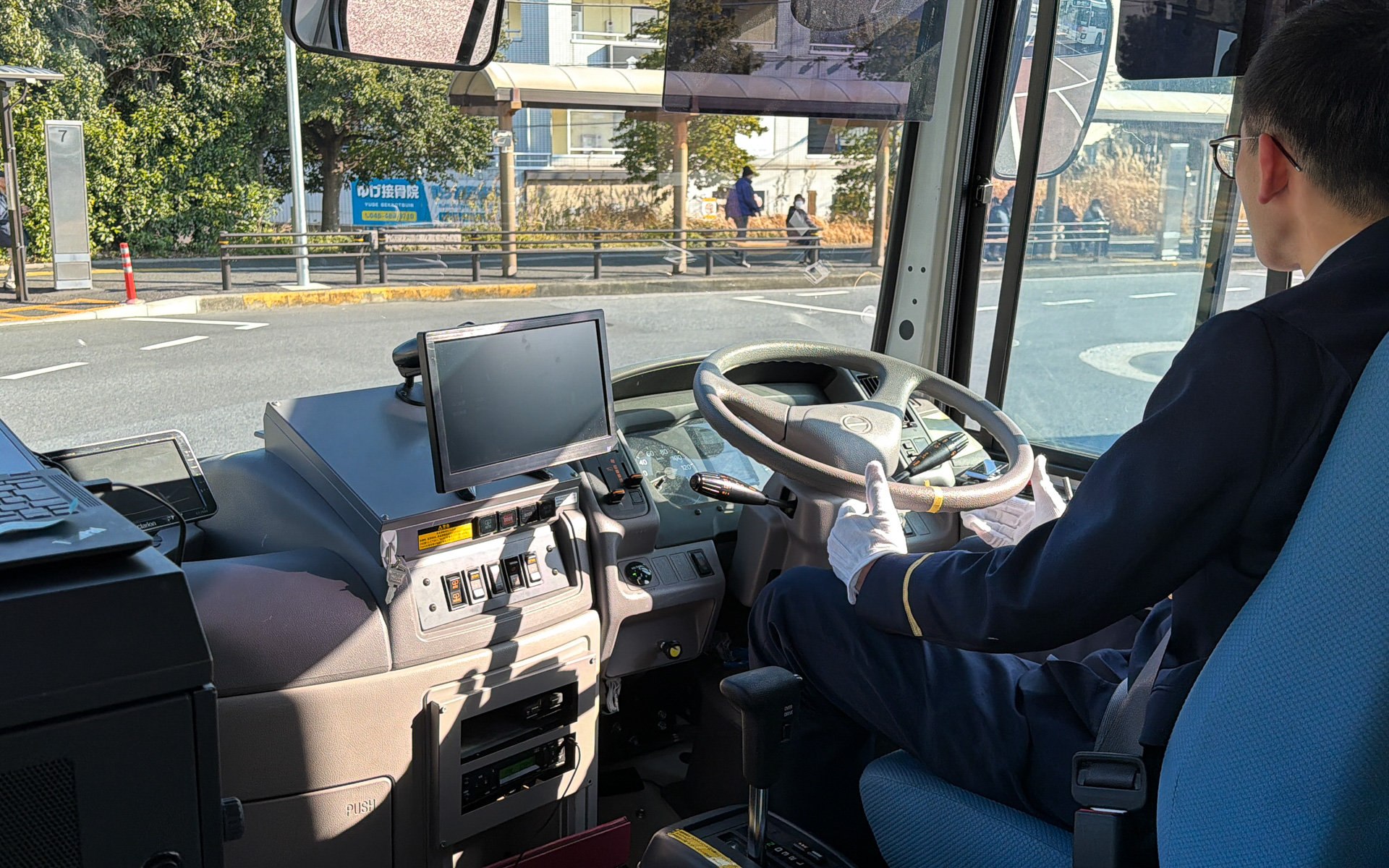 ほとんどの領域で運転手がバスを運転せず、自動運転任せで運行していた