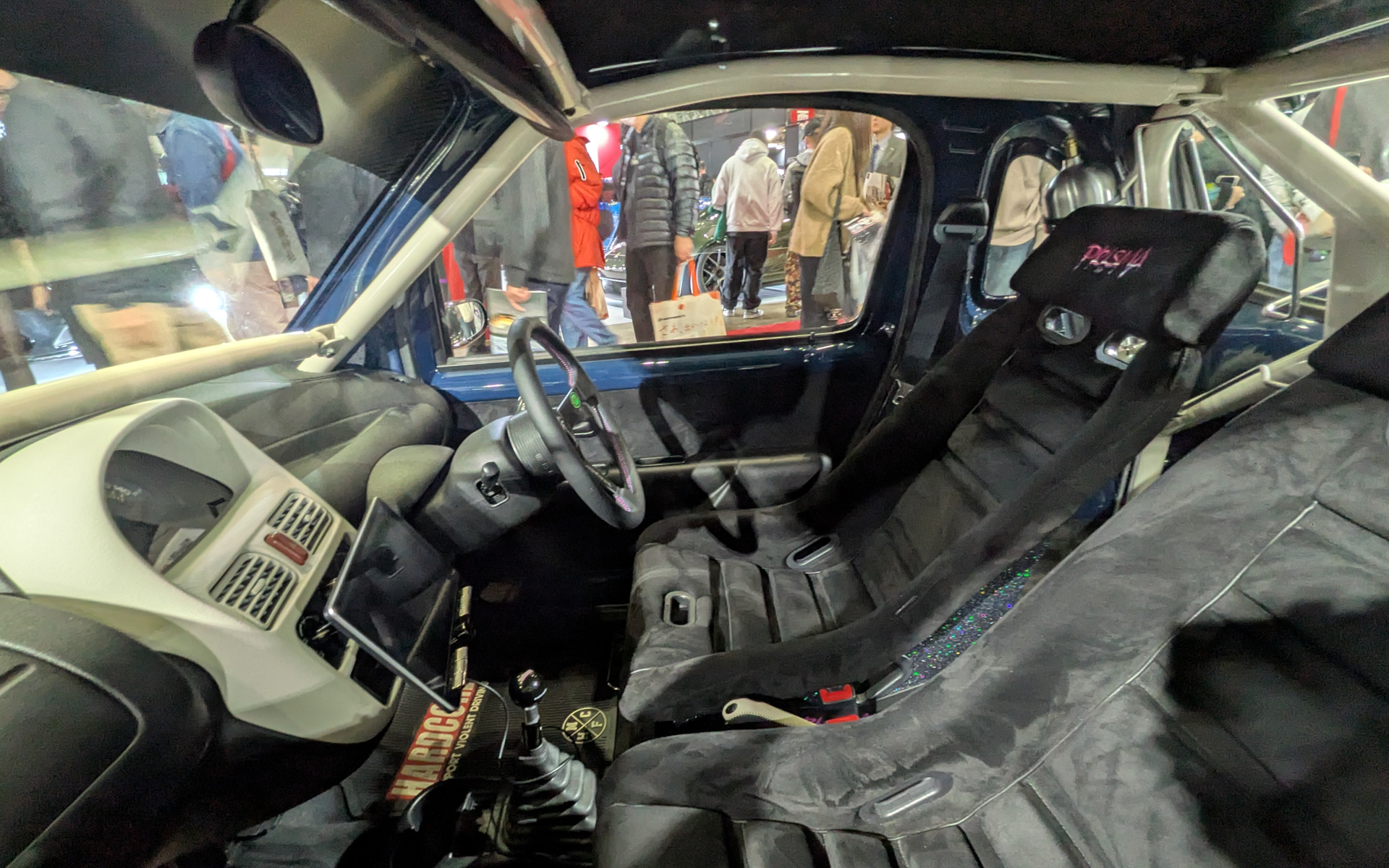 ちゃんとバケットシートが装着されていました