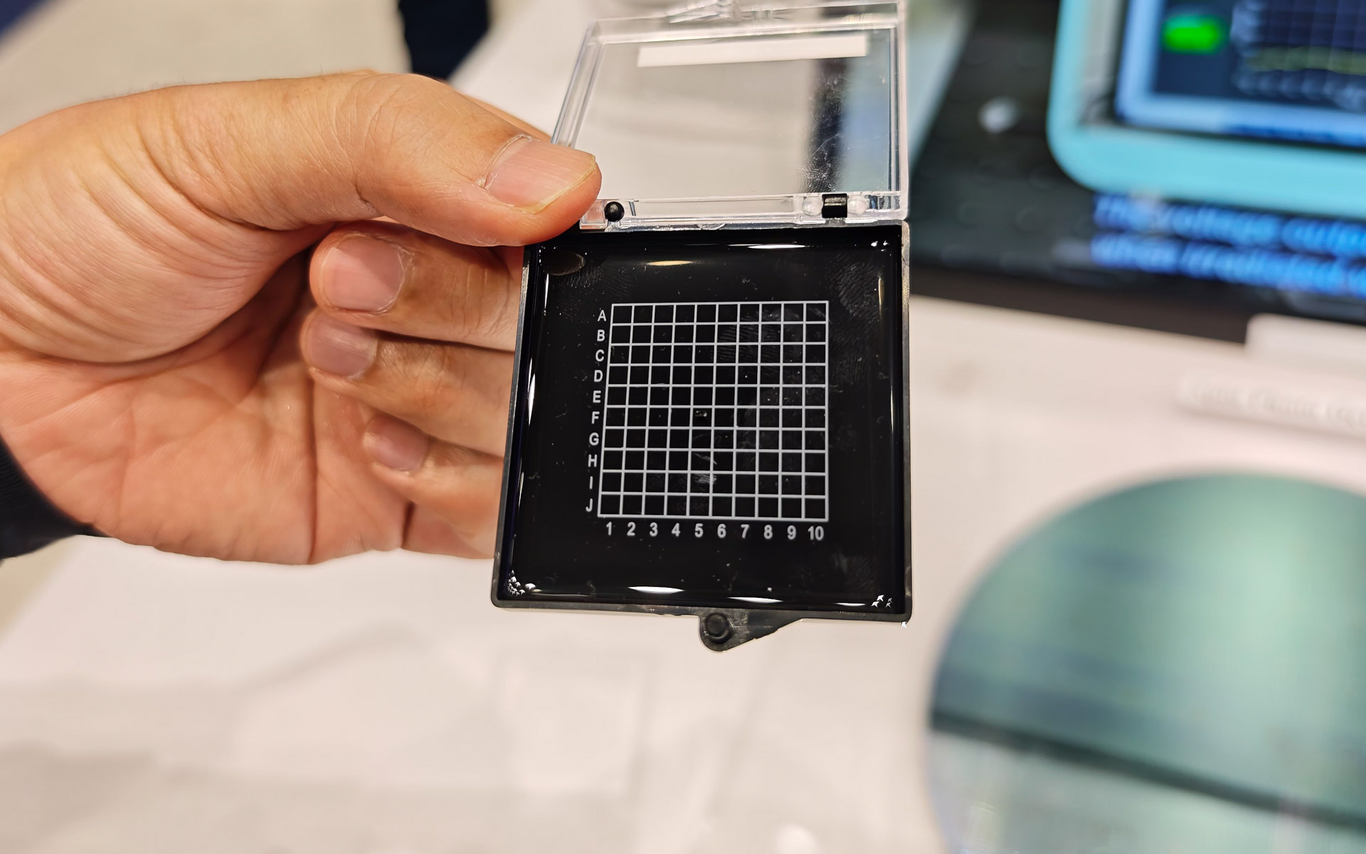 TDKが2025年4月に日本大学と共同で動作実証に成功したと発表した「Spin Photo Detector」は、従来よりも10倍の通信速度が実現される可能性がある