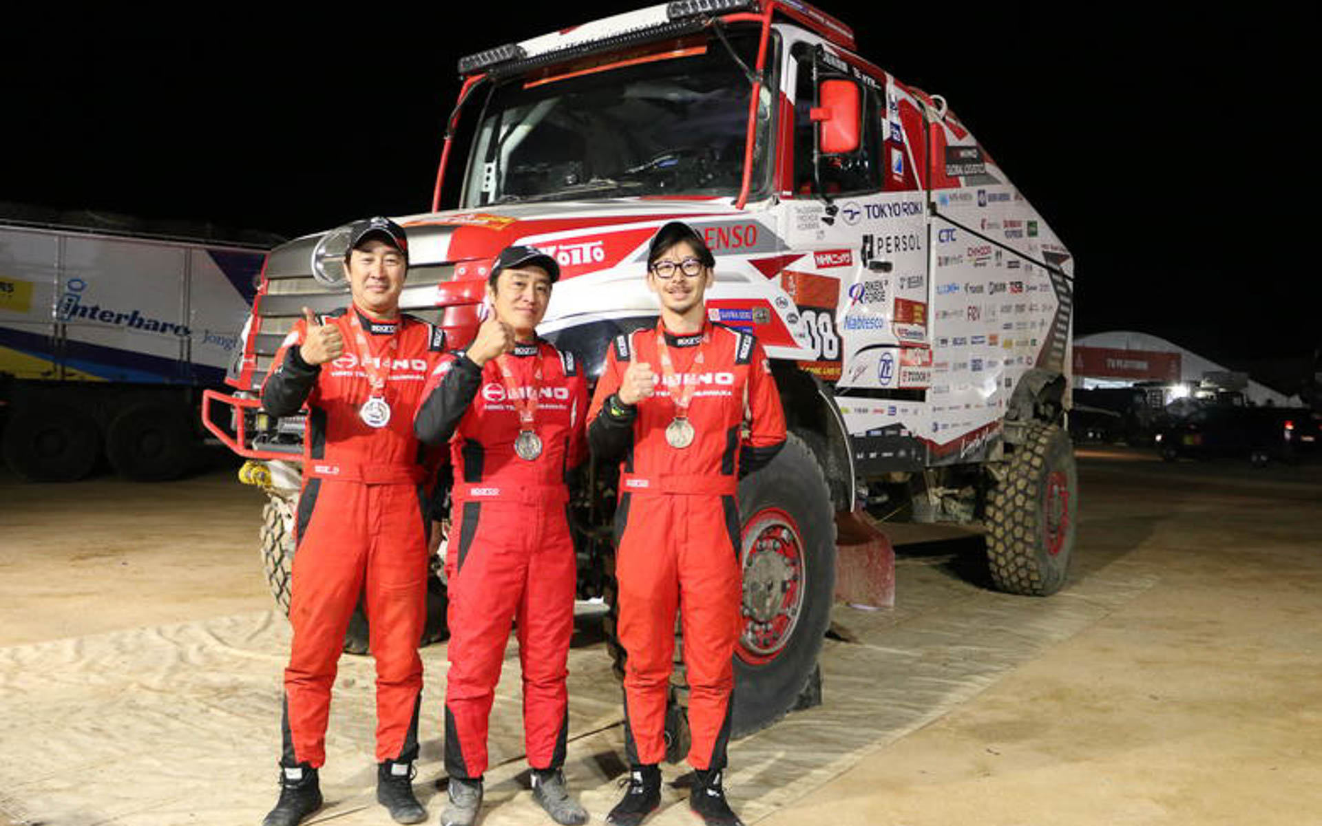 左から染宮選手、菅原選手、望月選手