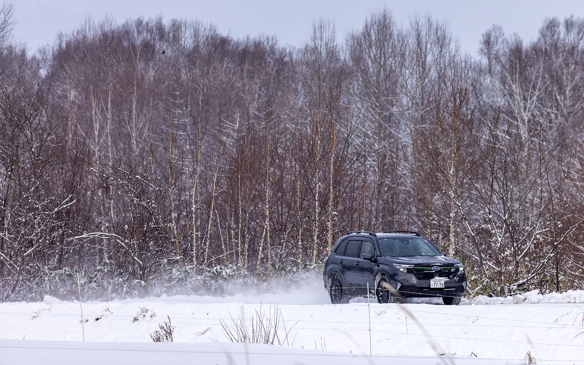 さまざまな路面を走って撮影しながら黒岳に向かう