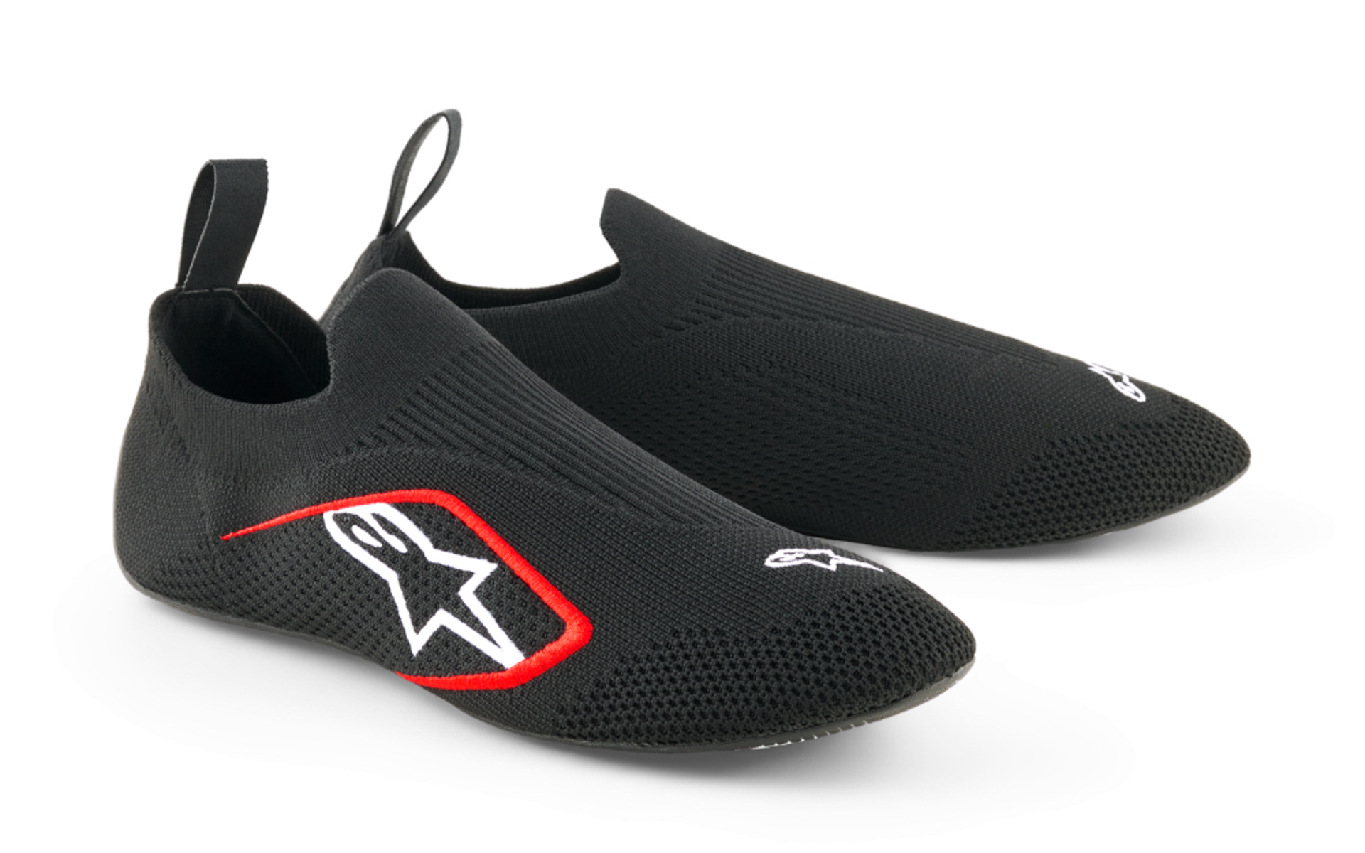 シミュレータ用シューズ「TECH GAMING SHOES」カラーは「BLACK」