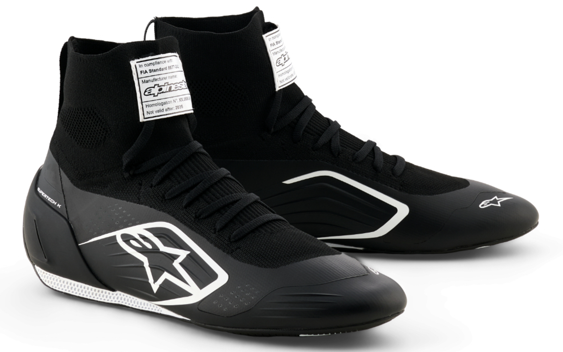 「SUPERTECH K SHOES FIA」カラーは「BLACK WHITE」