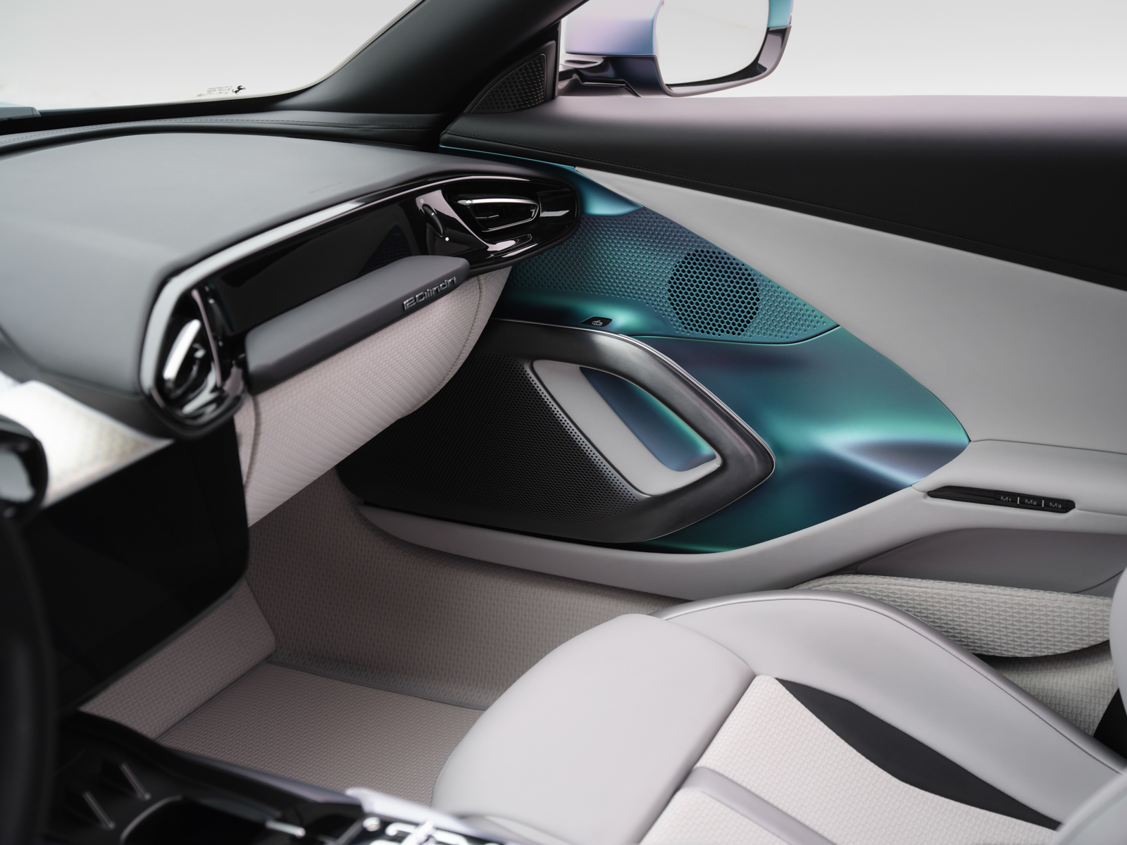 シートなどには韓国企業が新開発した3Dファブリックを採用している