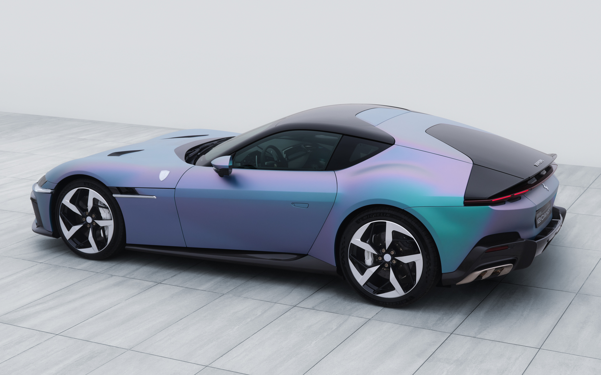 フェラーリが韓国限定の特注モデル「12Cilindriテーラーメイド」を発表した