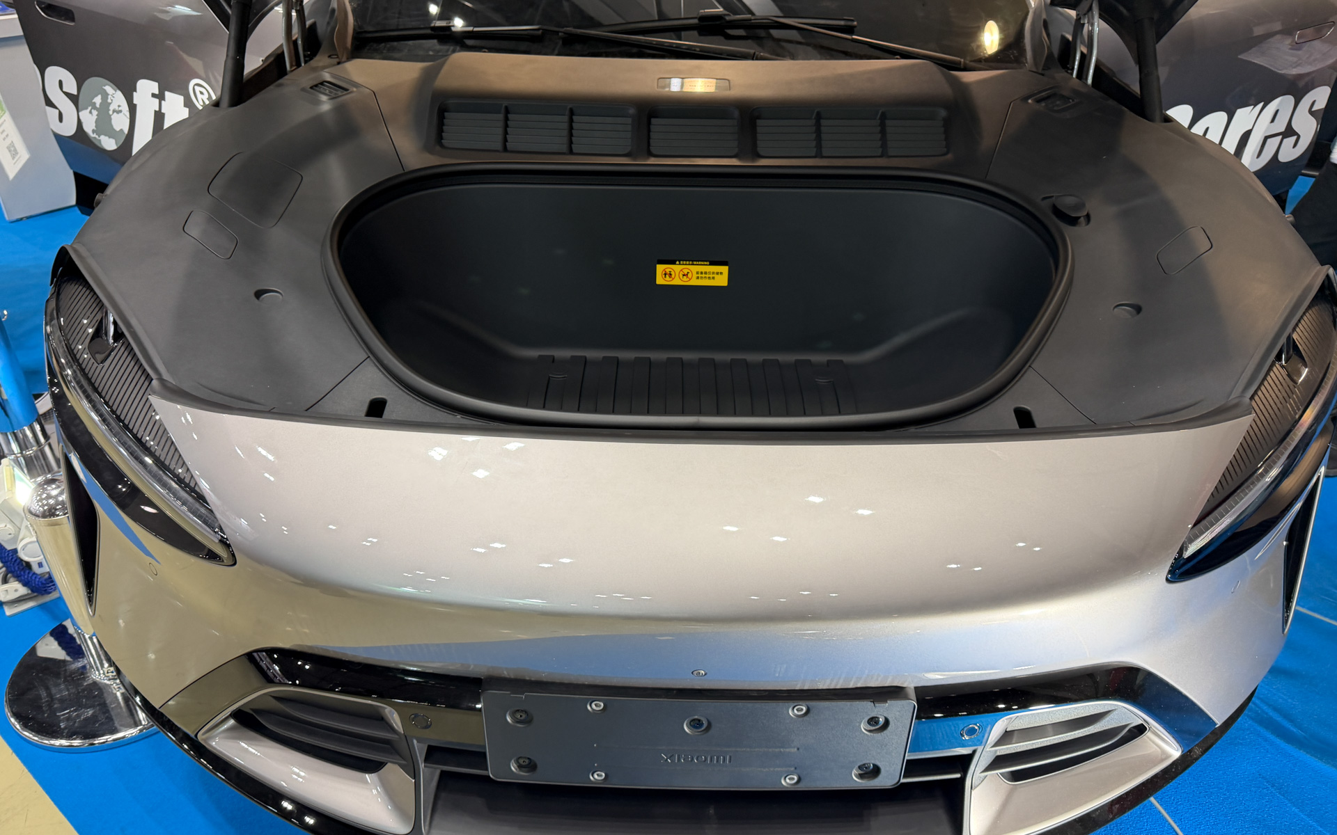 シャオミのハイパフォーマンスEV「YU7」の実車