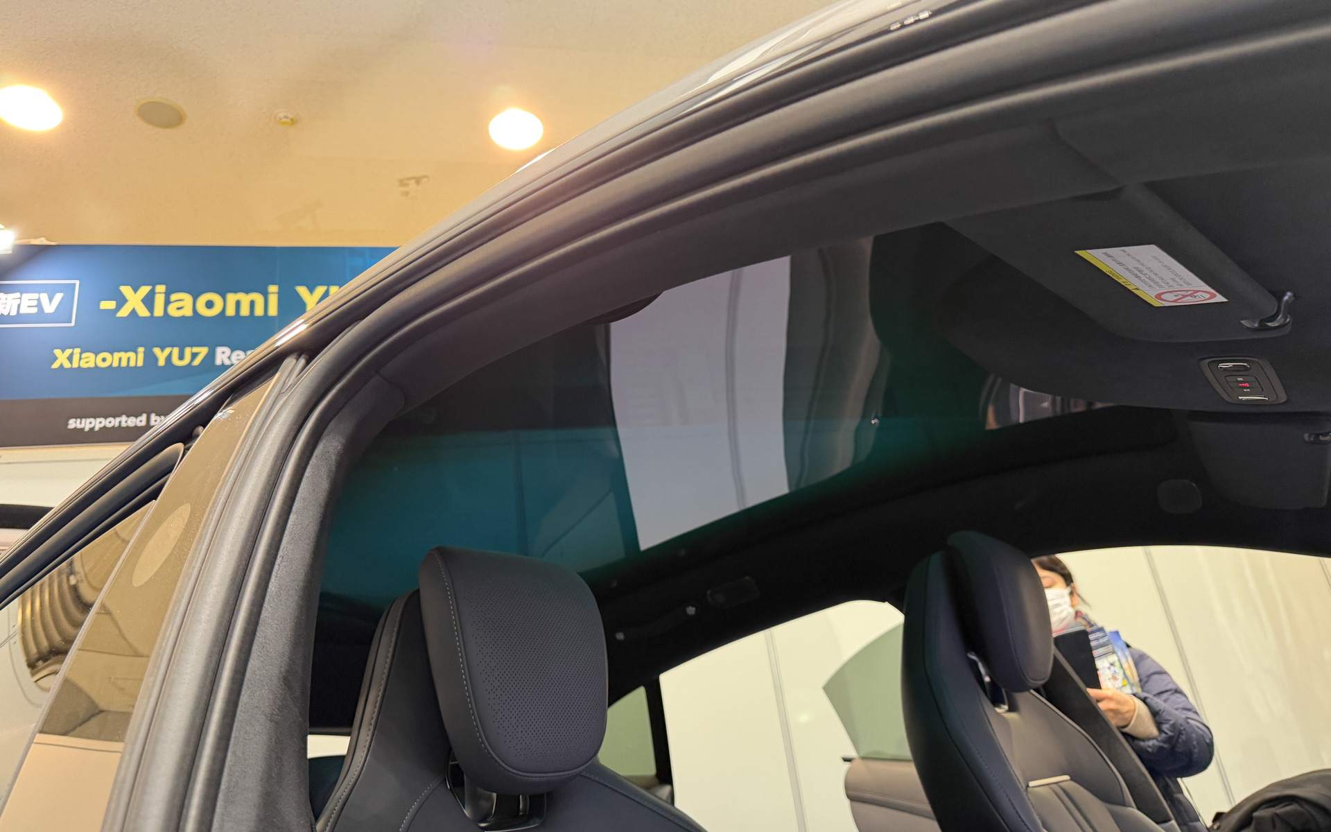 ルーフのシェード機能など実車で動作も確認できる