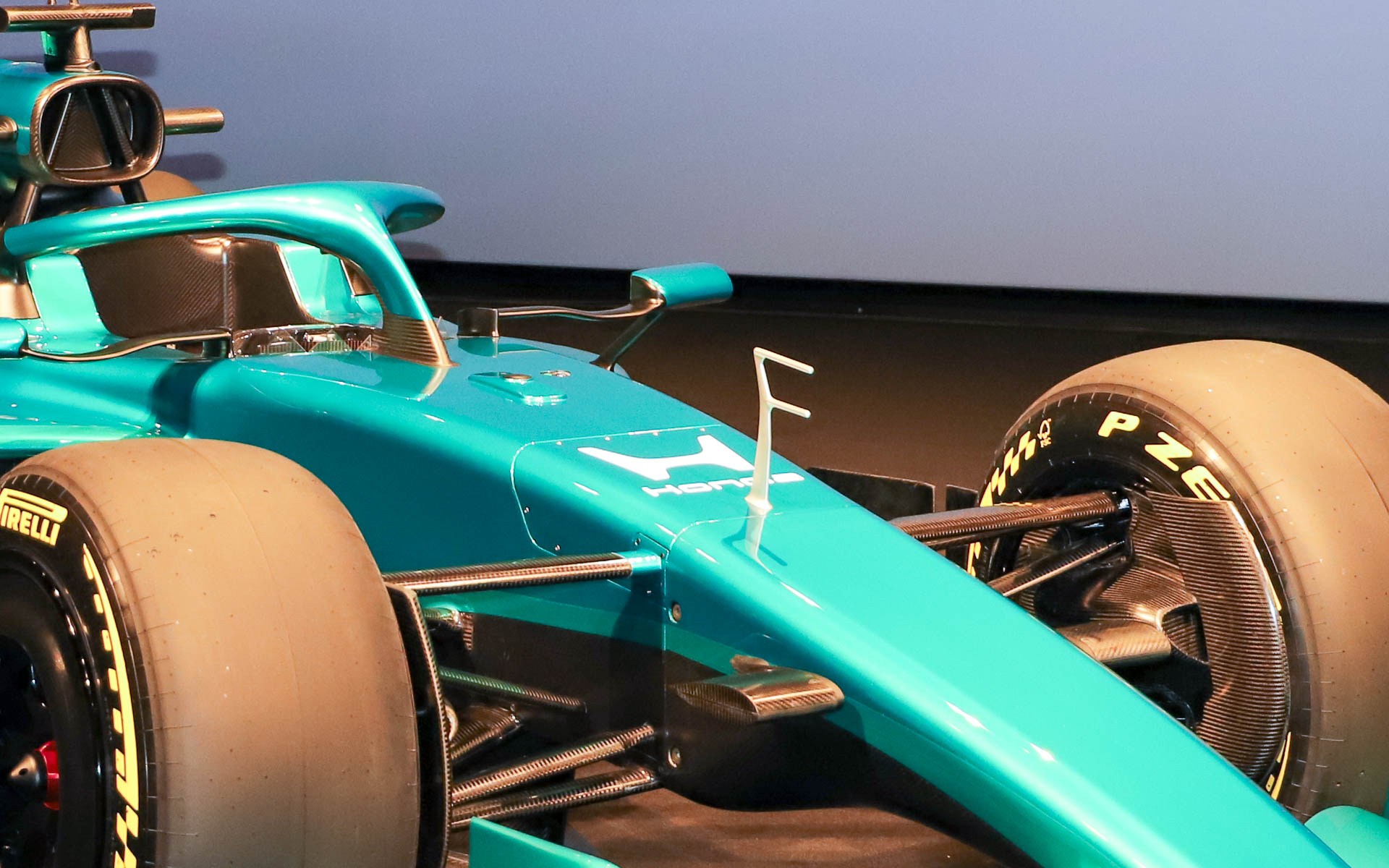 枠のない新Hマークが採用される