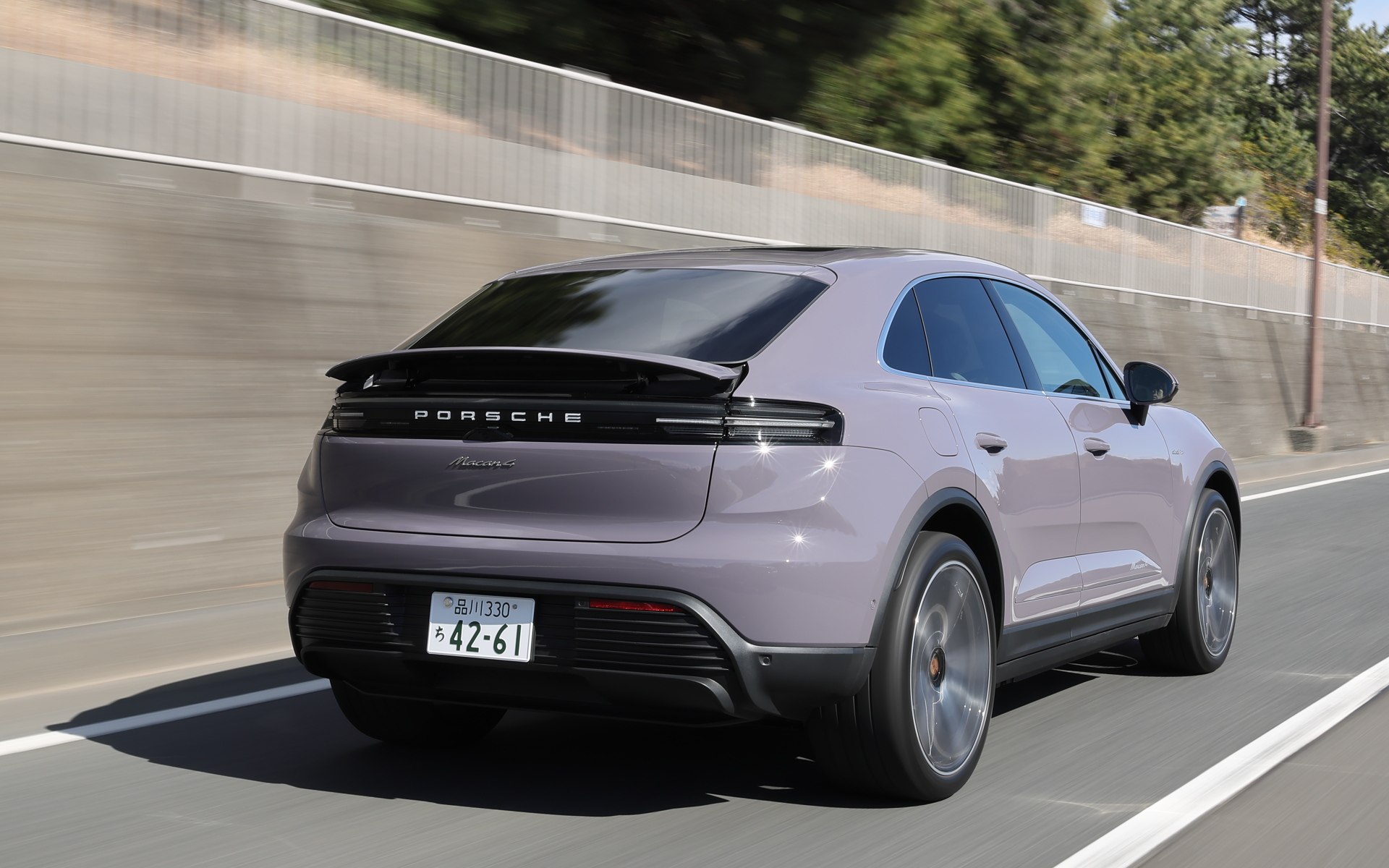 ガッシリとしつつもスッキリとした乗り心地