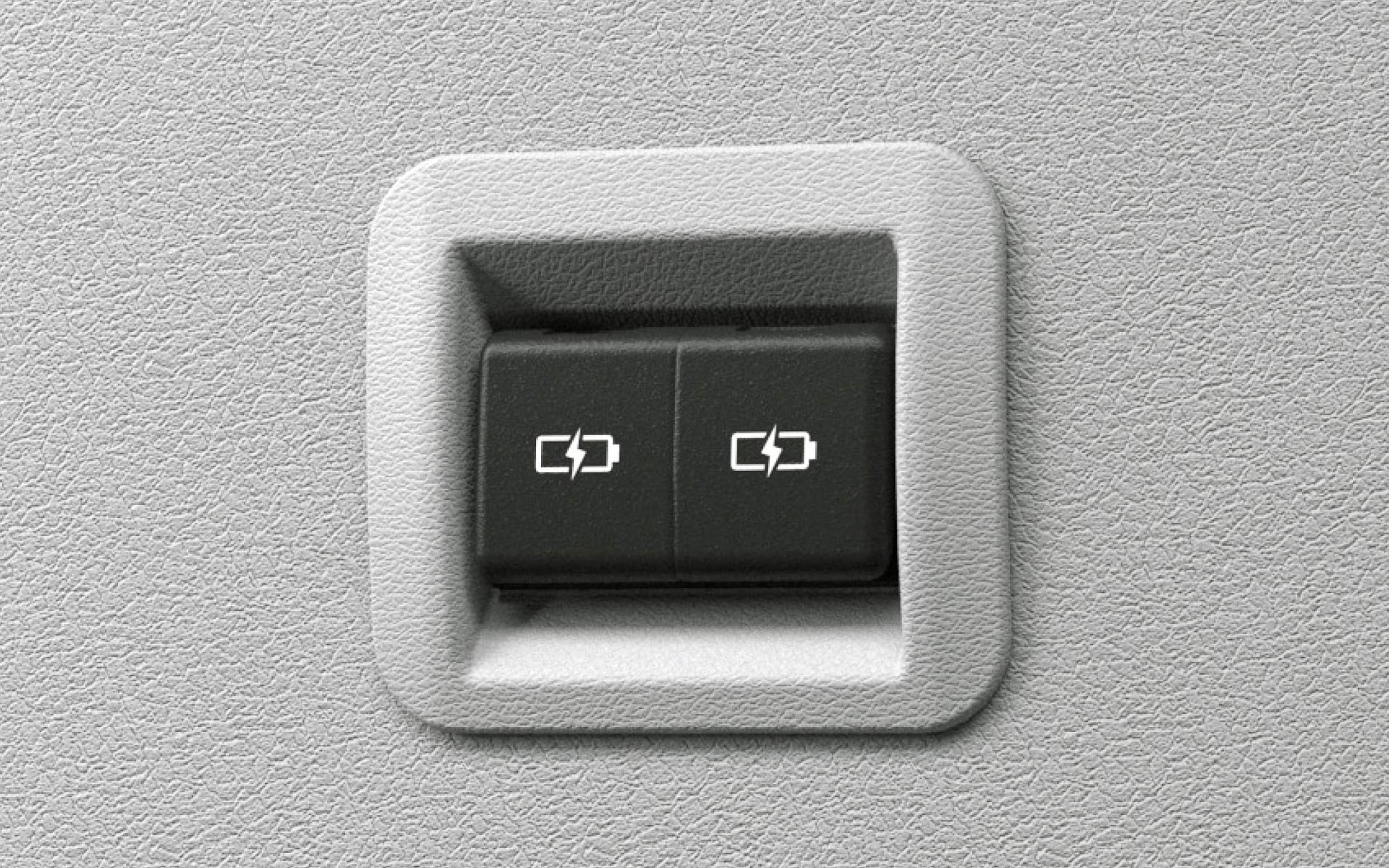 充電用USB Type-C端子（2口×3箇所）をプレミアムキャビンに標準装備