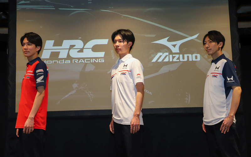 HRCとミズノ、新ユニフォームをお披露目 赤・白・ネイビーの