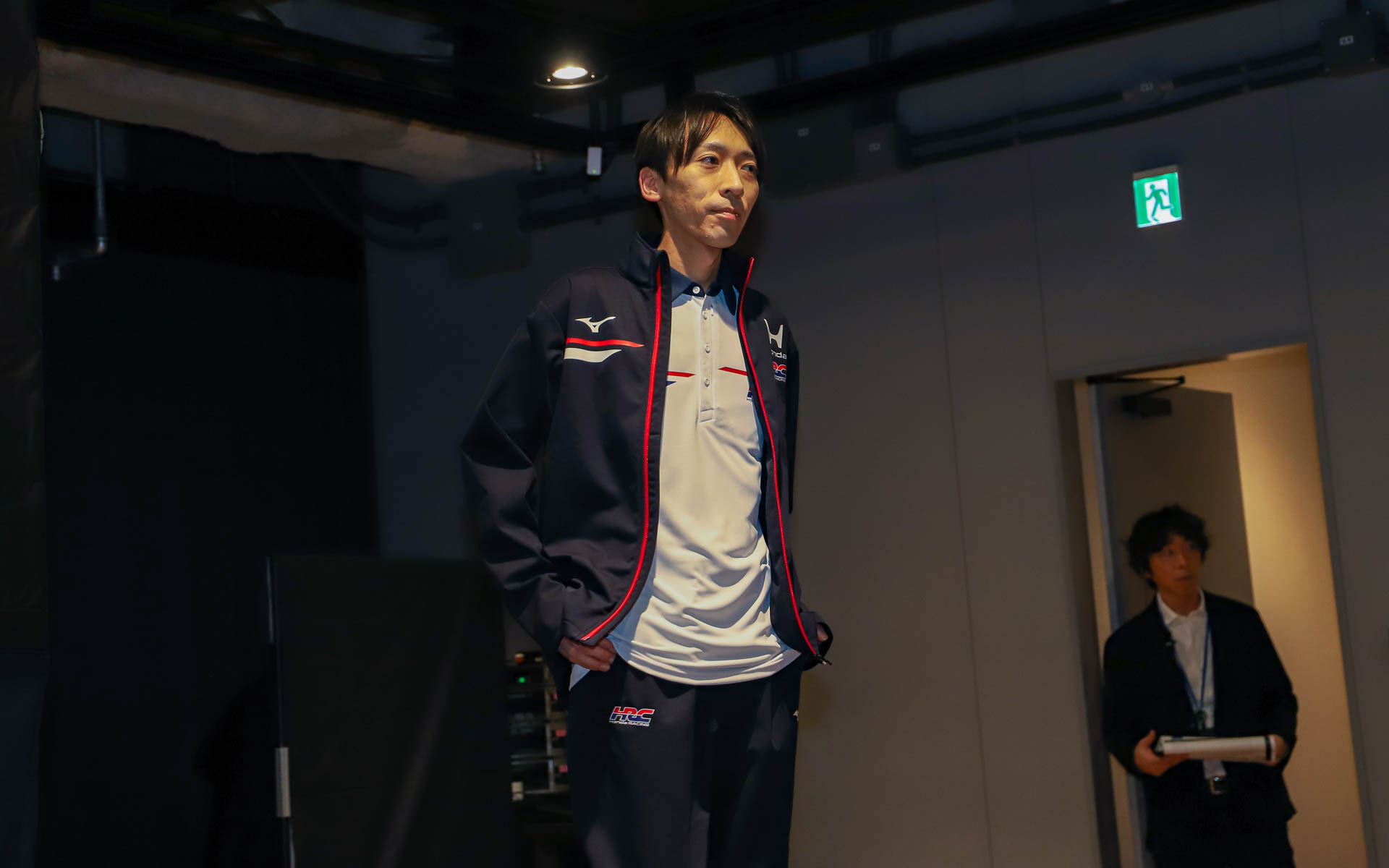 インディ、IMSA、スーパーフォーミュラ、スーパーGT用。袖口には新Hマーク。IMSAではAcuraロゴ入りとなる