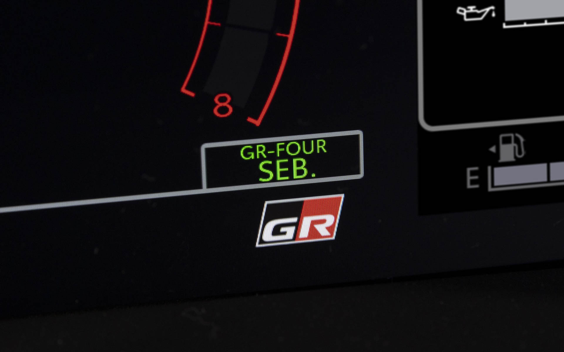 セバスチャン・オジエ選手とともに開発した「SEB.」モード