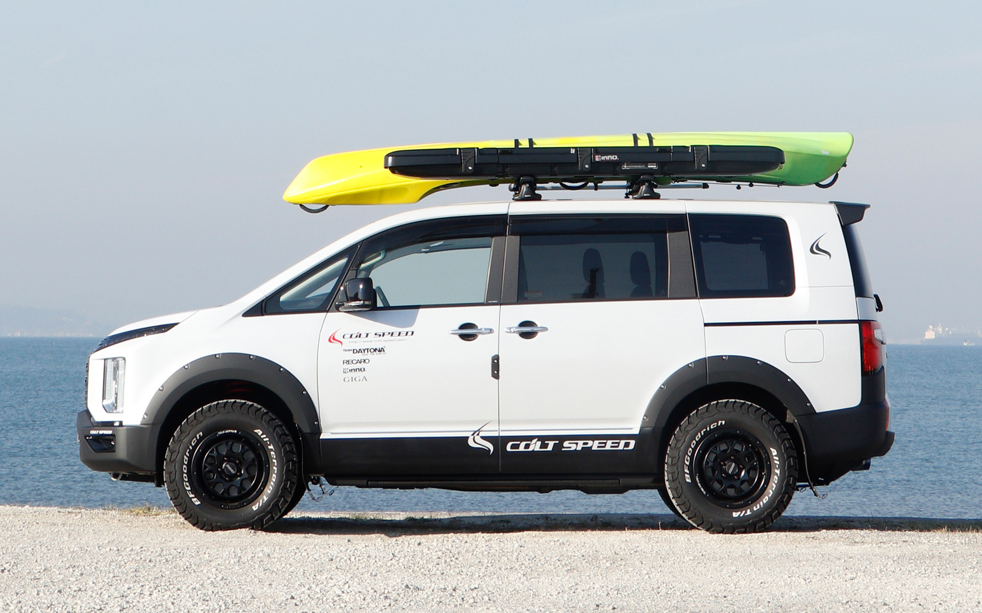 「ロッドボックス290T（IF44TBK）」装着イメージ