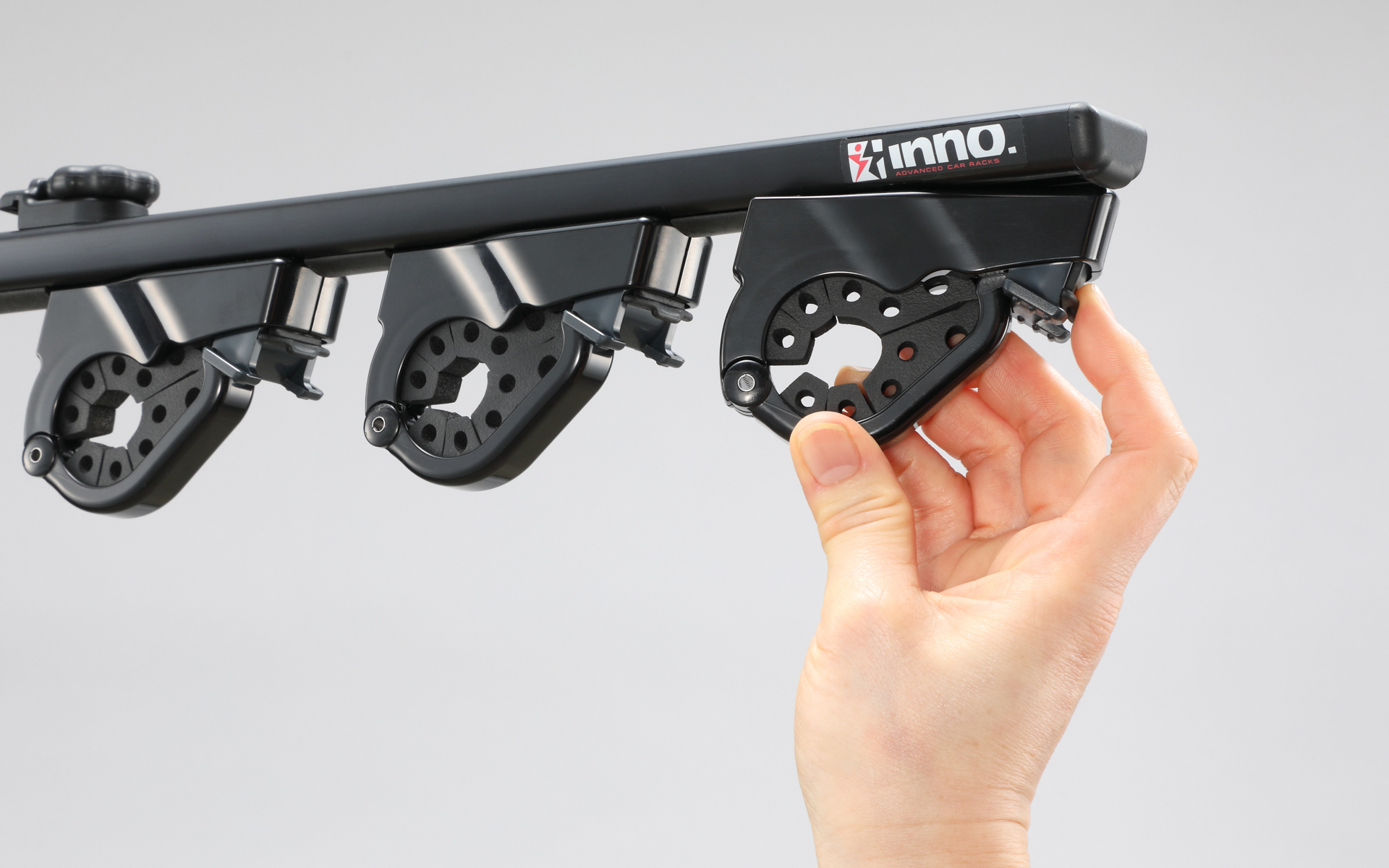 グリップを収める部分にはラバーを完備