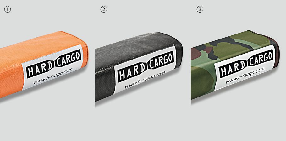 角型バーのキャリア専用設計の「角パイプ用パッド」。各色2200円