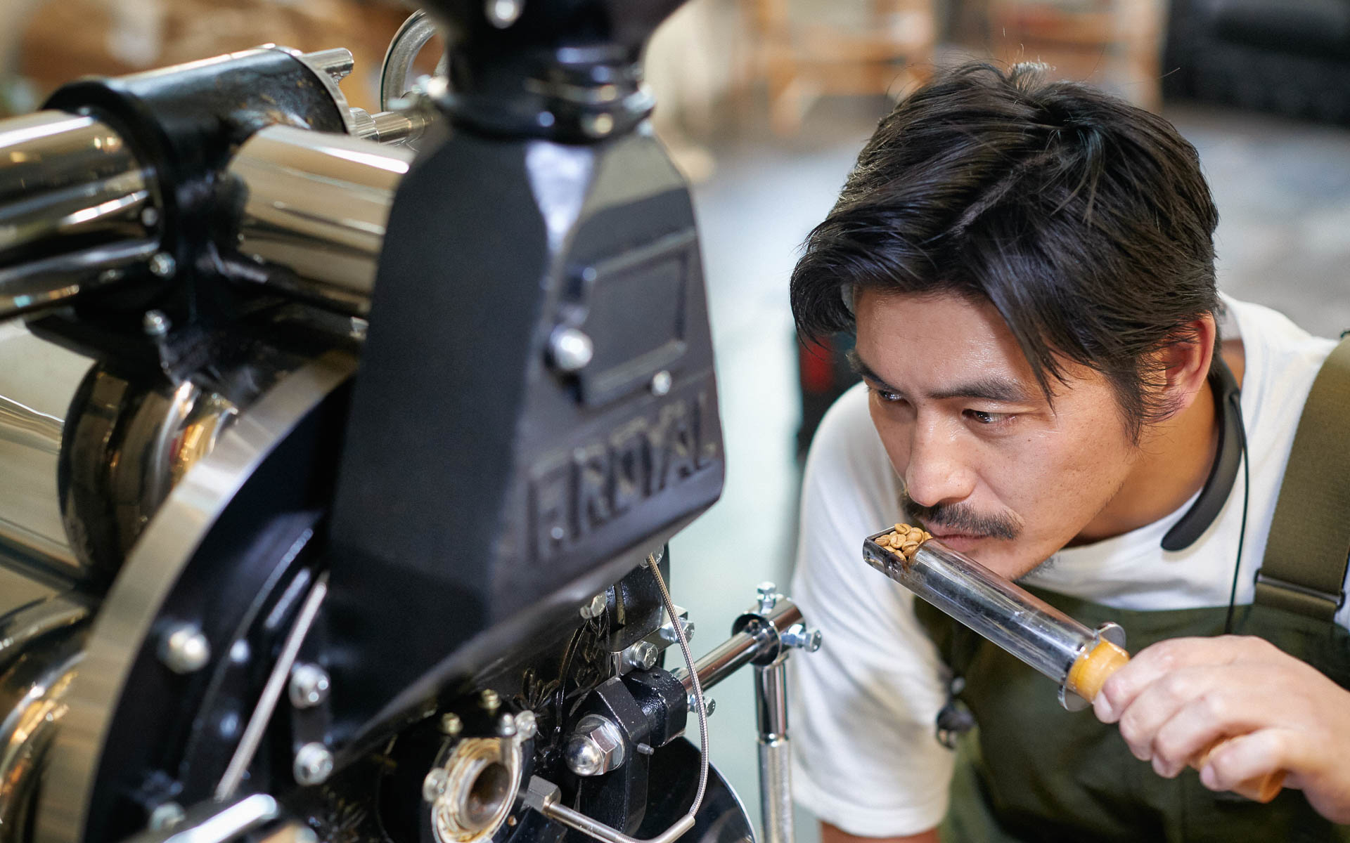 坂口憲二さん。俳優・実業家としてマルチに活動。2025年よりボルボのフラグシップSUV「XC90」のアンバサダーを務める