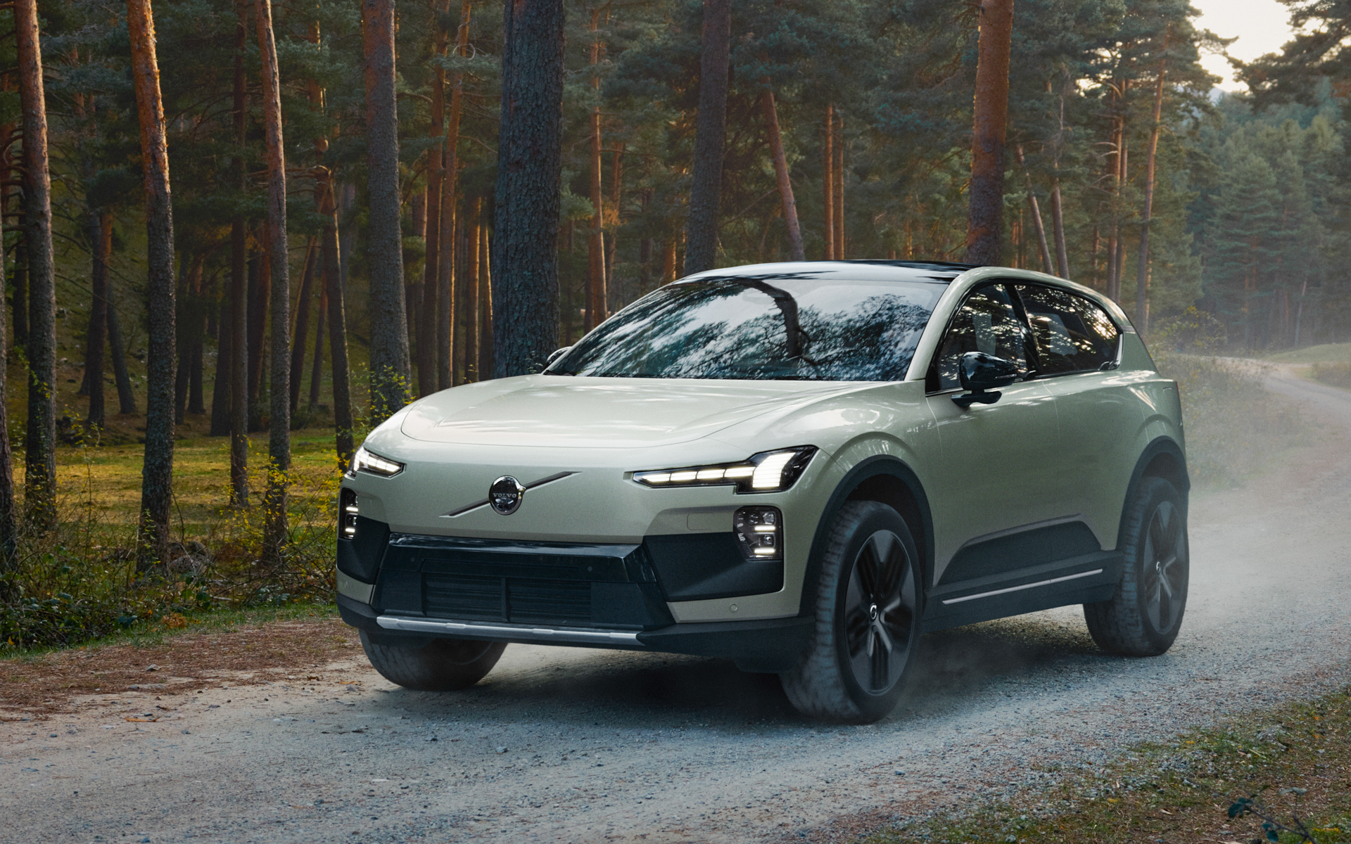 新型「EX60クロスカントリー」を発表