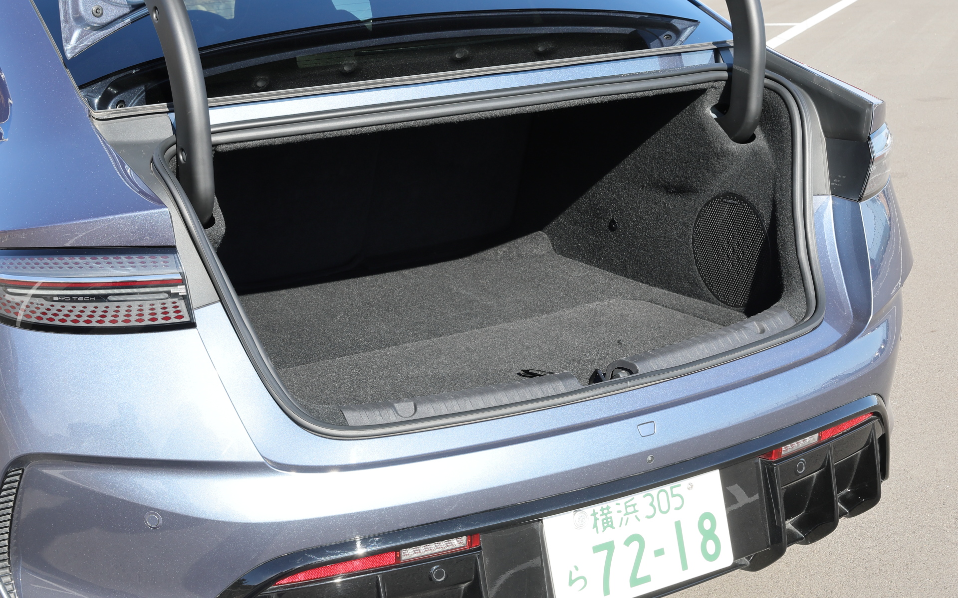 リアのトランク容量は400Lを確保