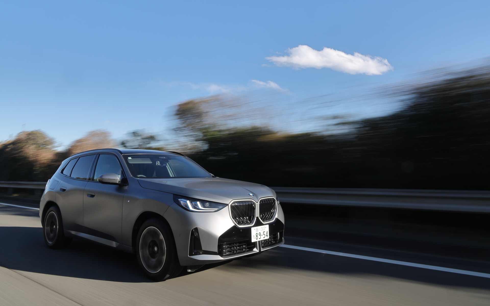 全長4755mmのSUVだとは思えないくらい自在に曲がる