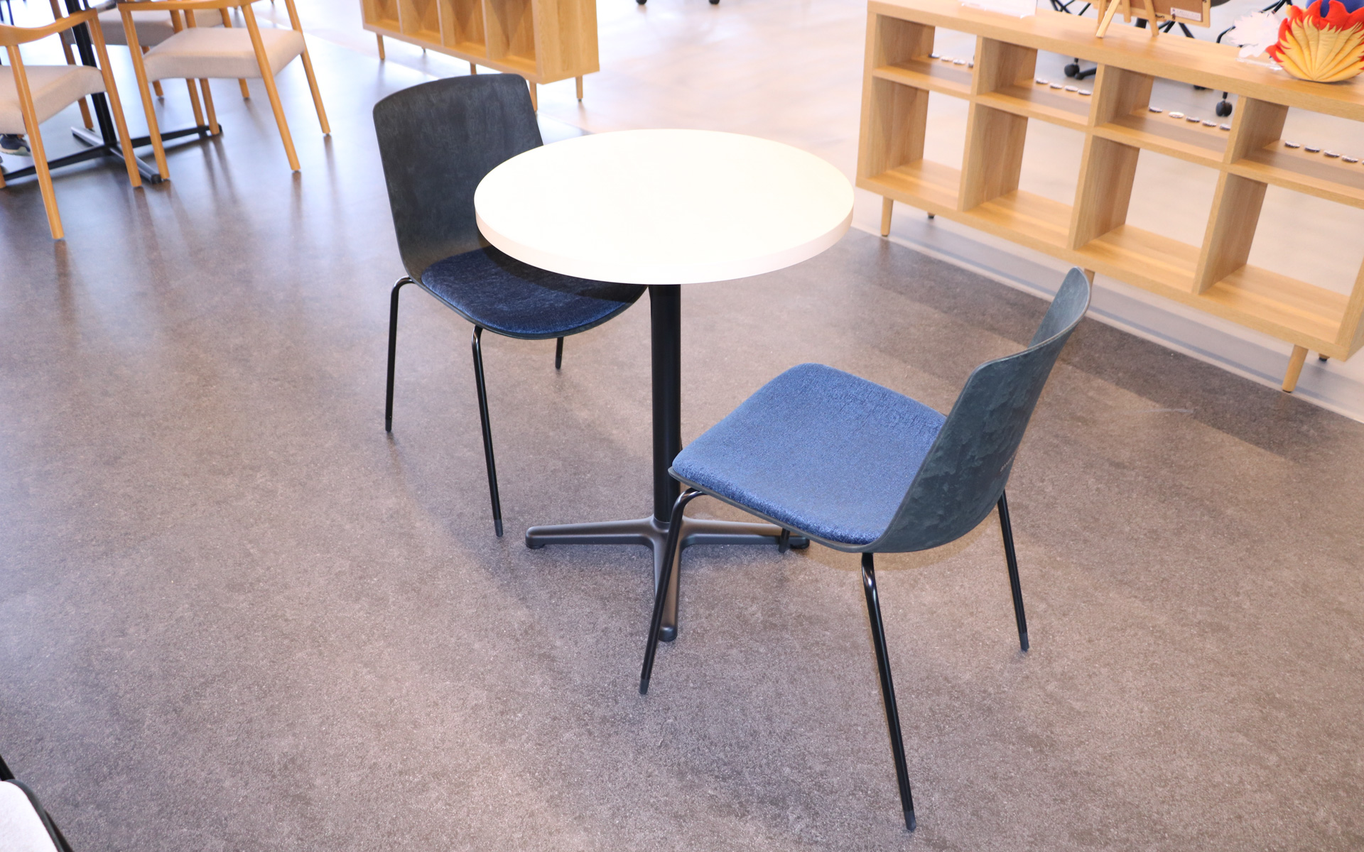 BAMBOO＋を使用したチェア