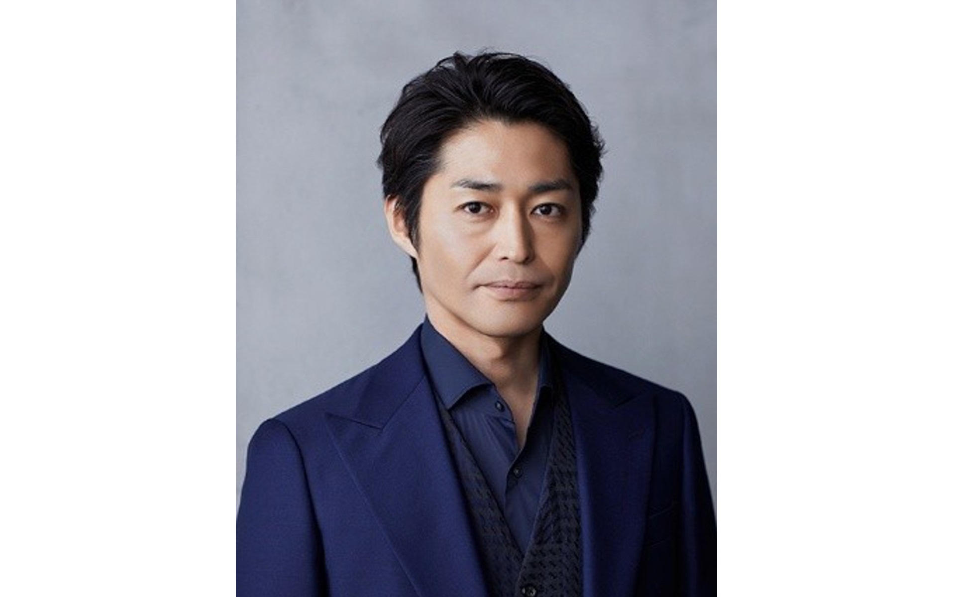 安田顕さんは演劇ユニット「TEAM NACS」のメンバー。硬派な役から個性的な役まで演じられる俳優として、数々の映画・テレビ・舞台などの話題作に出演している