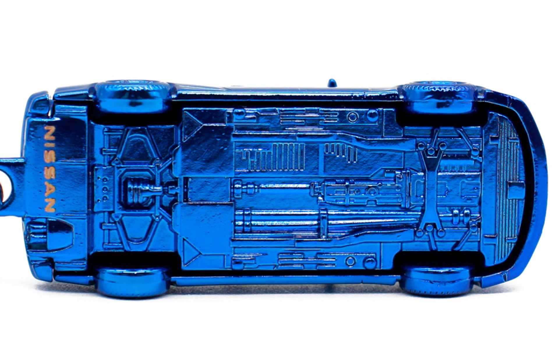 小さいながらもGT-Rのフォルムを細部にまで再現