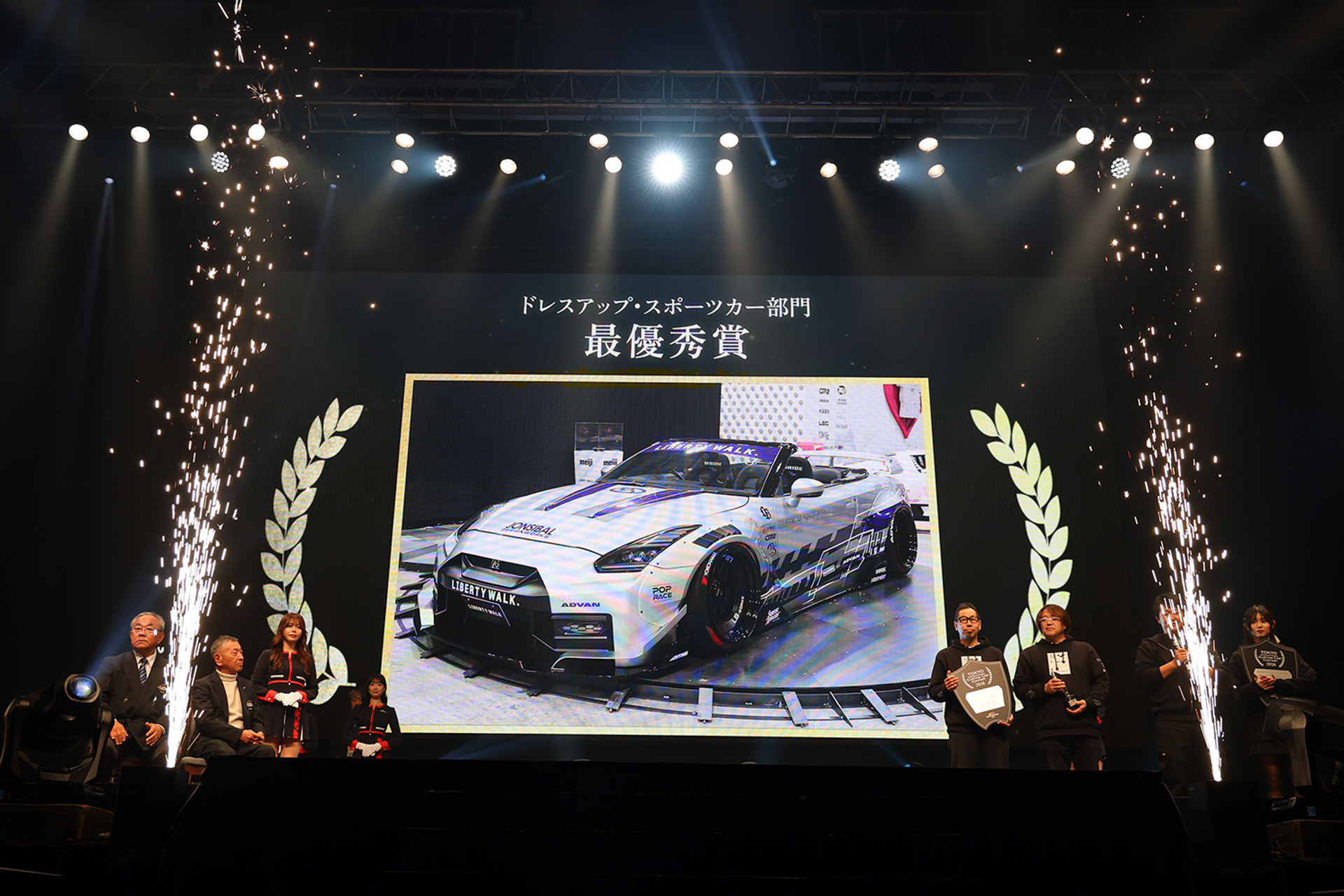 ドレスアップ・スポーツカー部門最優秀賞：リバティーウォーク「LB-WORKS35GTRFinaledition」