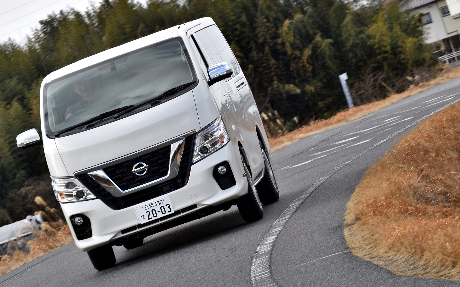 ステアリングの操作に素直についてくる感覚は安心感にもつながる