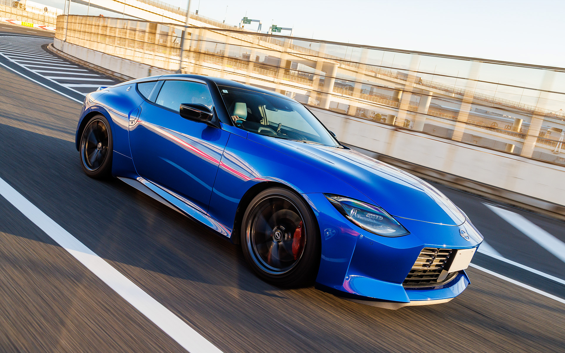 ストリートをターゲットとした全長調整式サスペンション「FLEX Z」とサスペンション減衰力コントローラー「EDFC5」を組み合わせ、さまざまなステージで走ってみた