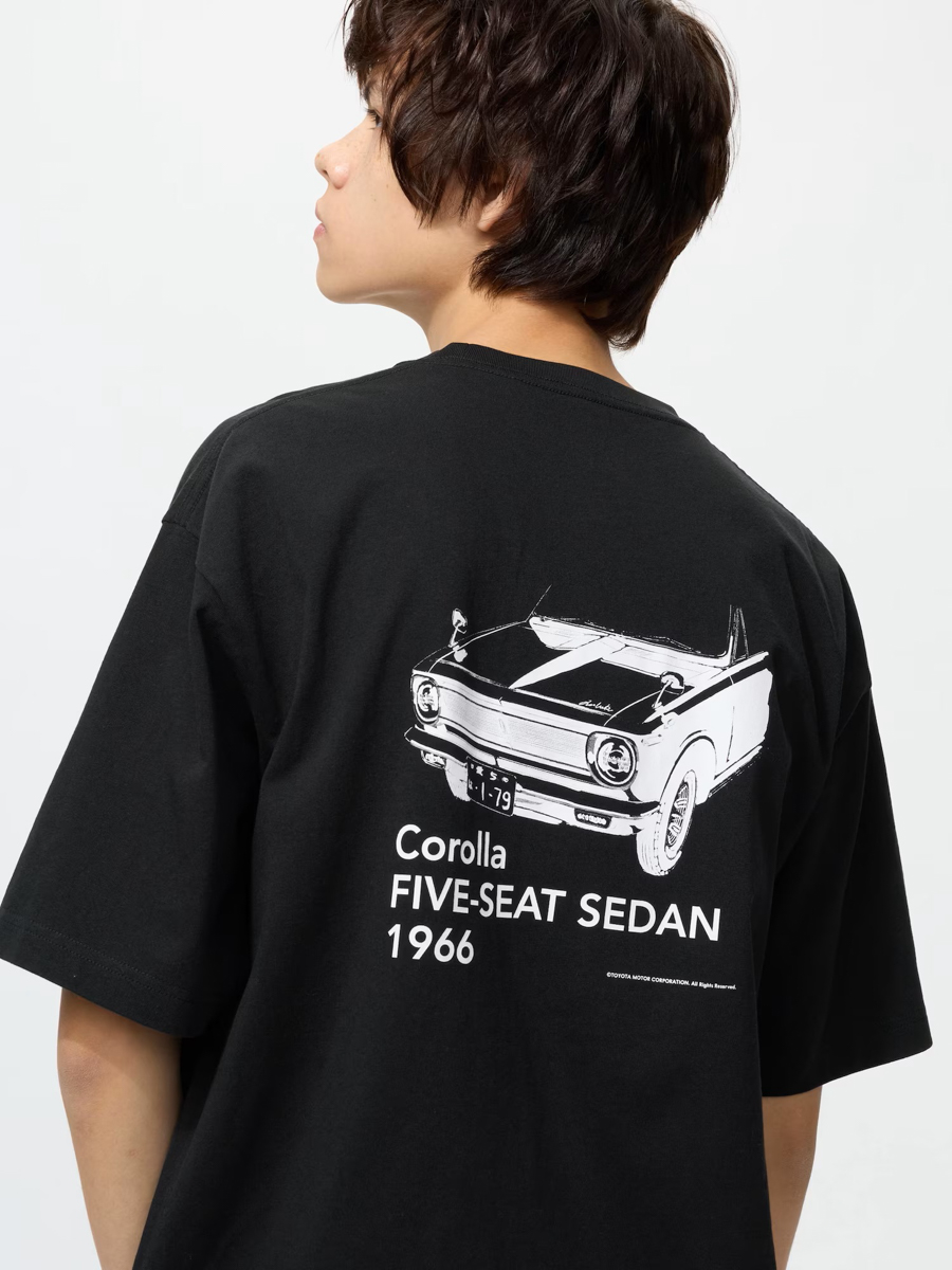 カラー: 09 BLACK（カローラ）