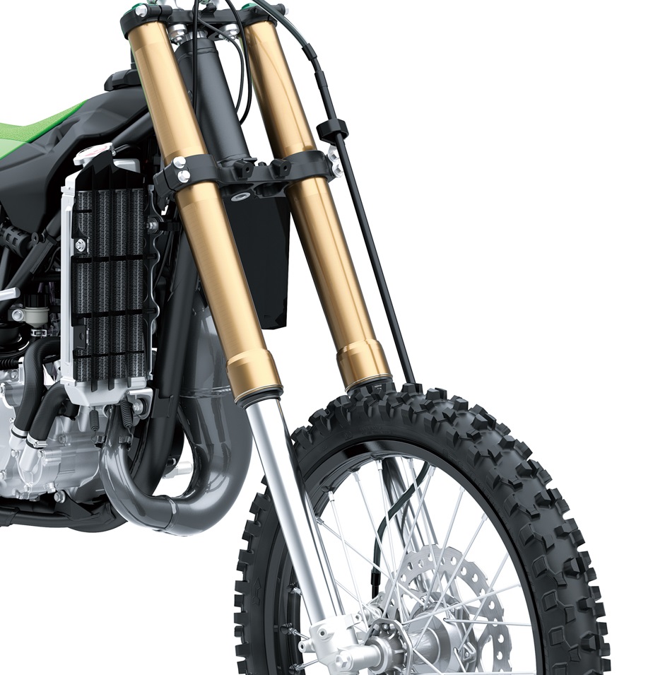 減衰調整機能と底付き抵抗を備えたカヤバ（KYB）製φ43倒立フロントフォークを採用