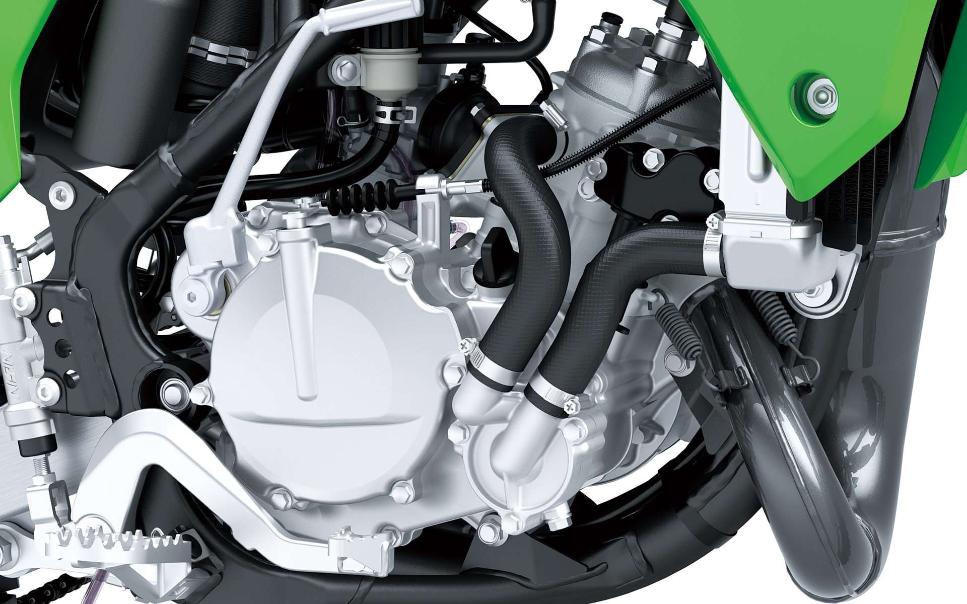 搭載するエンジンは、111cm<sup>3</sup>水冷2ストローク単気筒で、全回転域での十分なパワーと、特に高回転域での高いパフォーマンスを発揮。KX112は低回転域での優れたトルク特性を持ち、さまざまなレースコンディションで適切な駆動力を発揮する