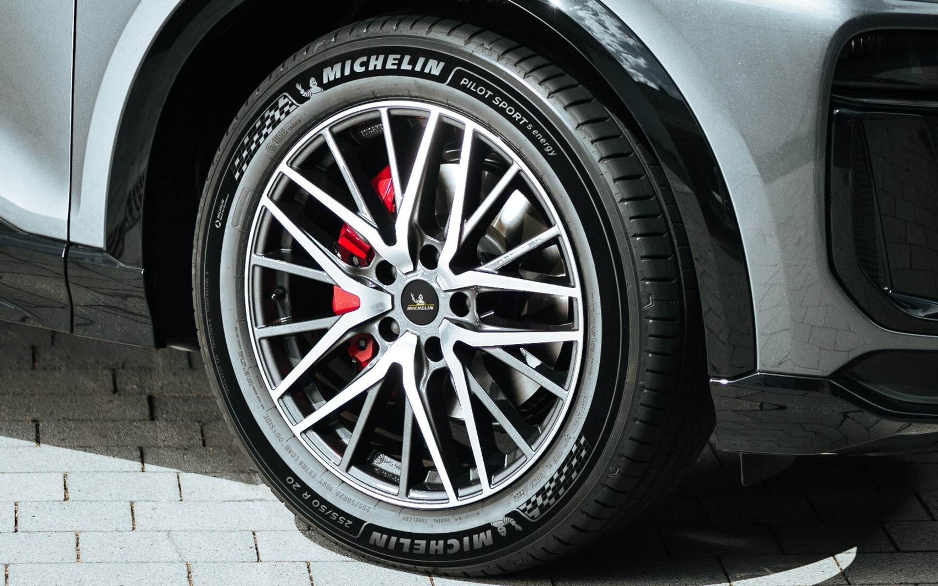 「フルリングプレミアムタッチ（Full ring premium touch）」も採用