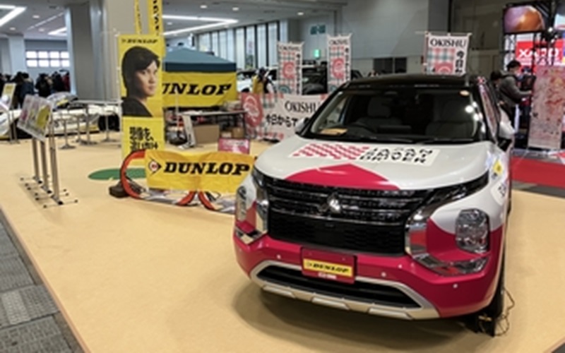 いい運転を褒めるパトロールカー（ホメパト）の6代目三菱アウトランダーPHEV